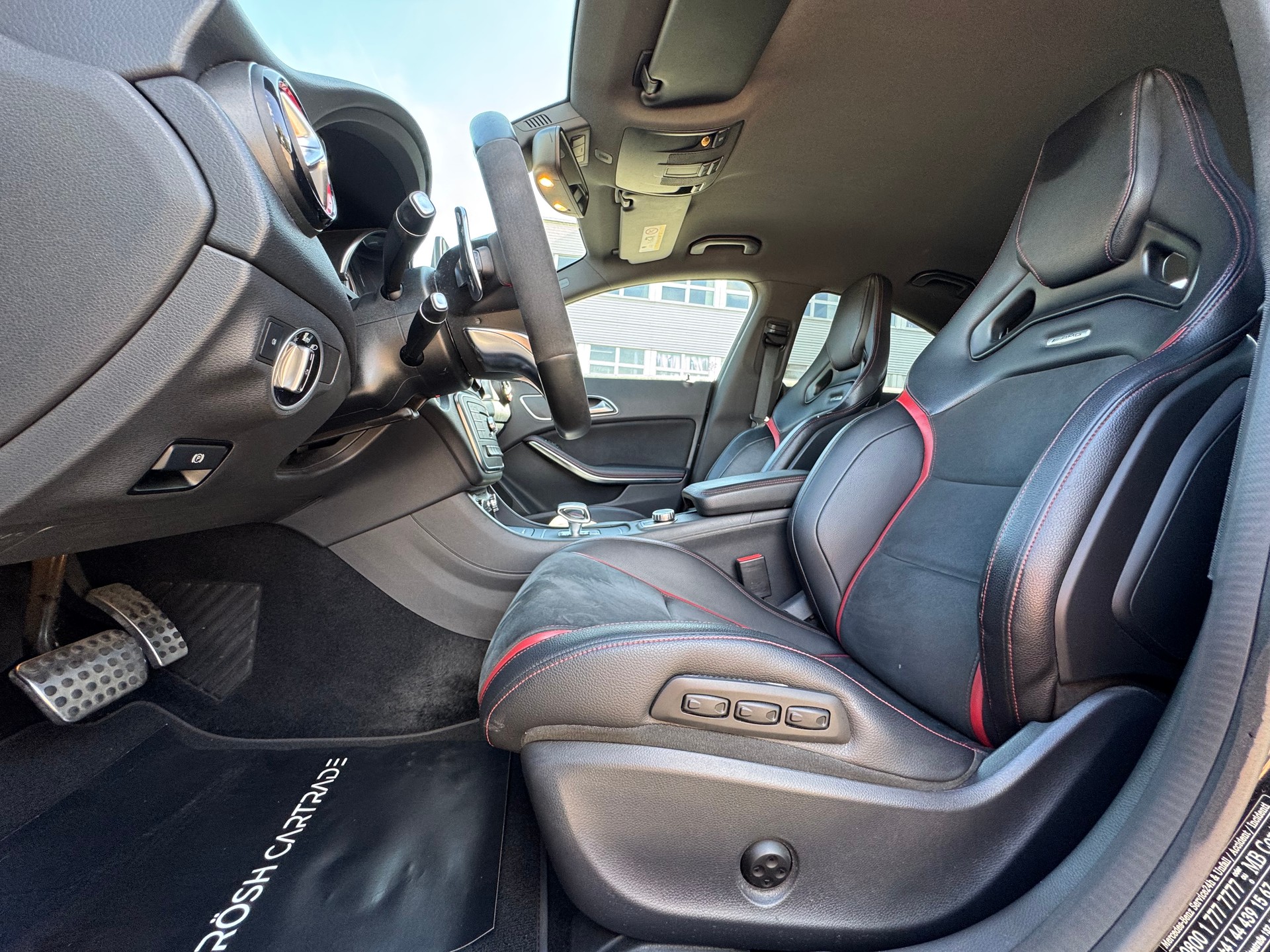 MERCEDES-BENZ CLA 45 AMG 4Matic Speedshift-image-13