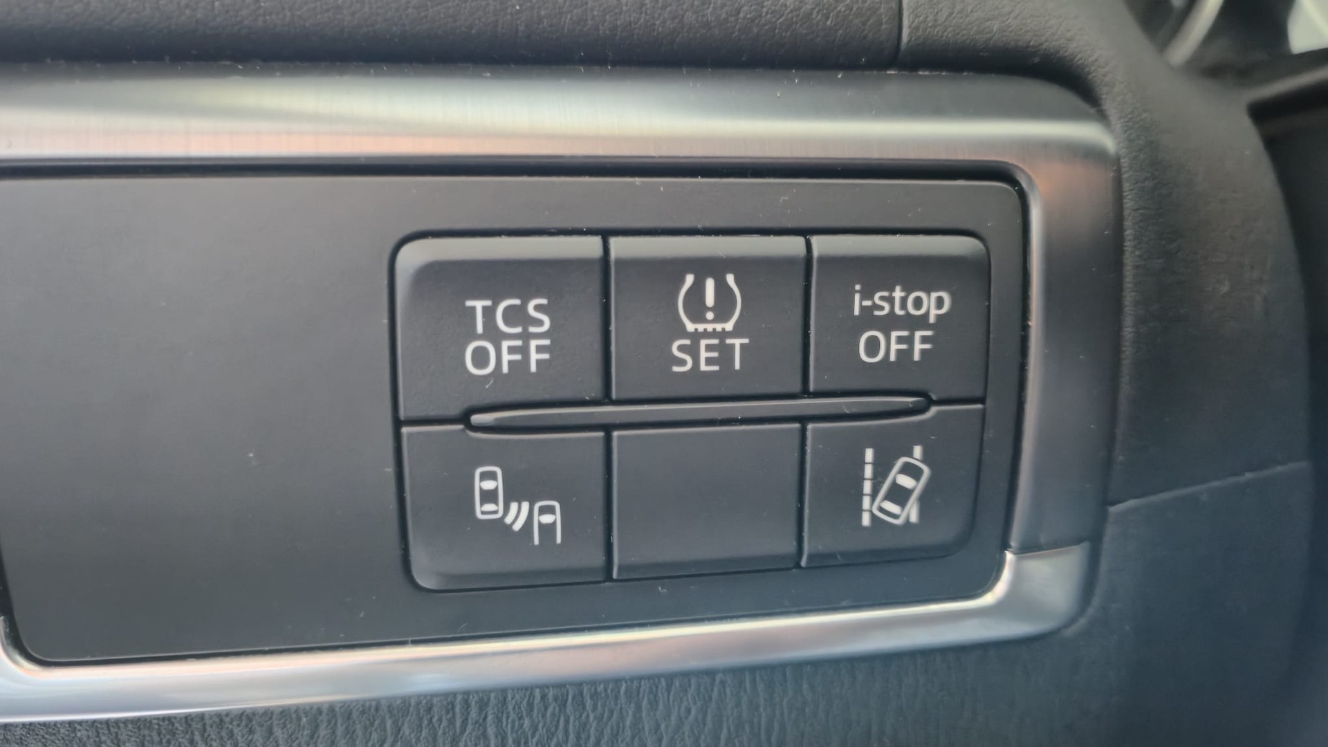 MAZDA CX-5 2.2 D HP Revolution AWD Automatic-image-10