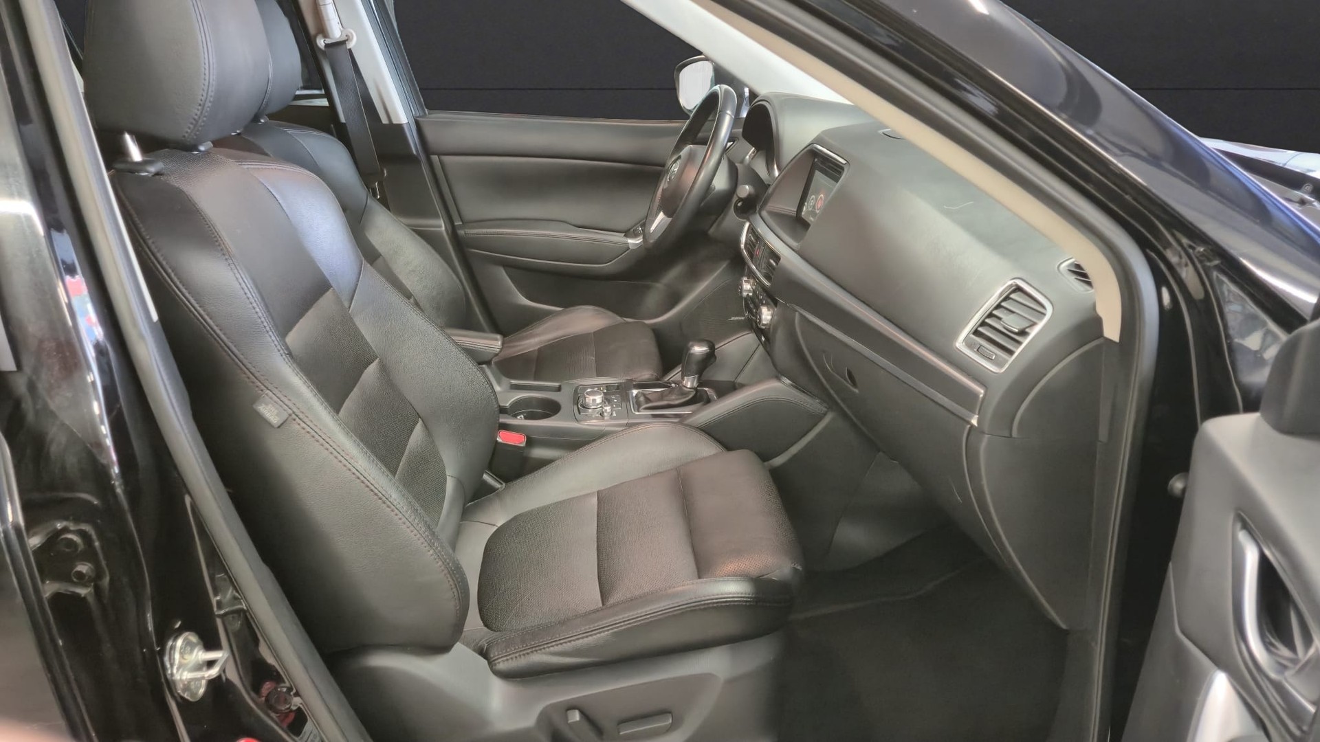 MAZDA CX-5 2.2 D HP Revolution AWD Automatic-image-11