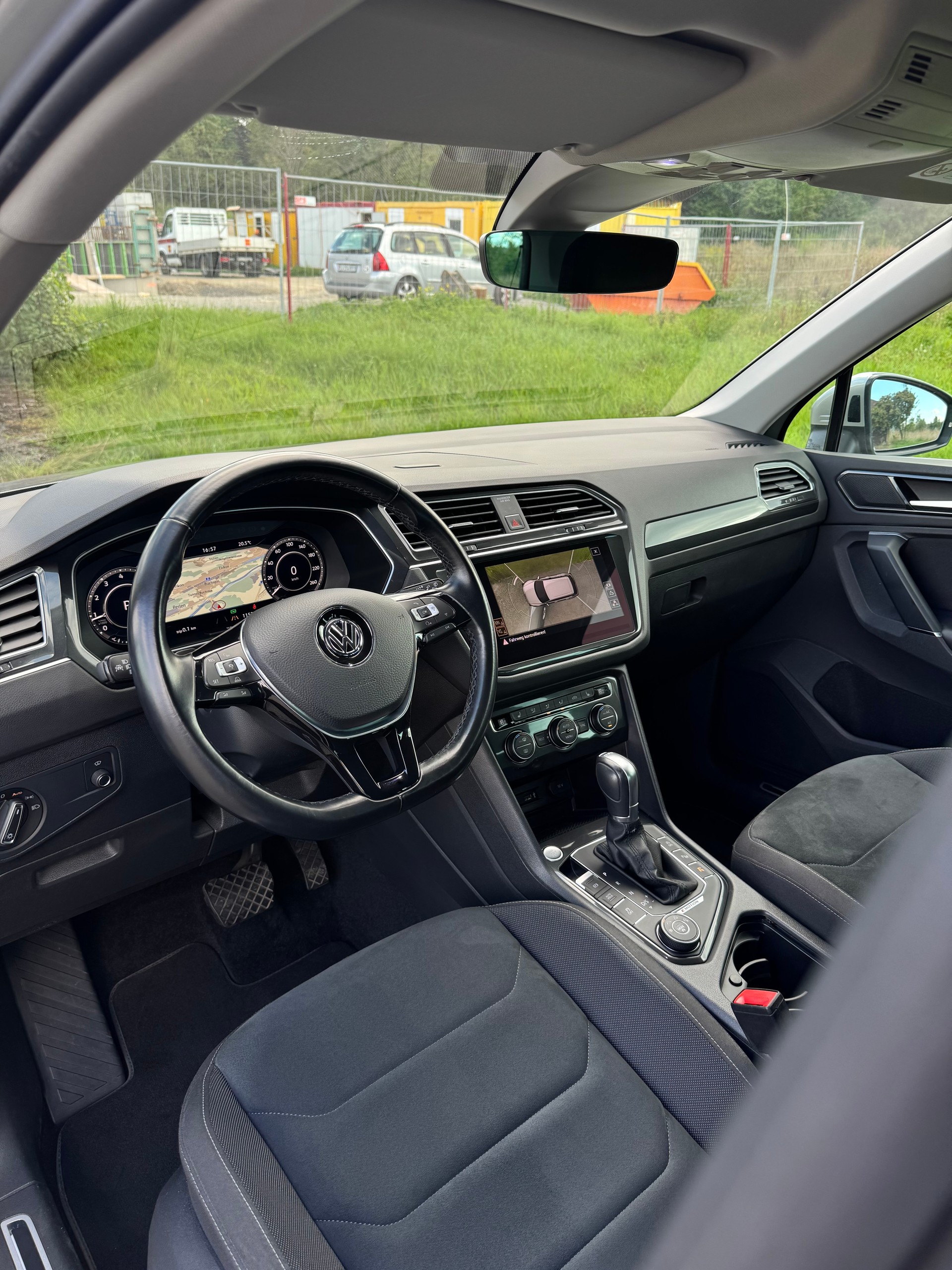 VW Tiguan 2.0TSI Highline 4Motion DSG / ab MFK bei Verkauf-image-8
