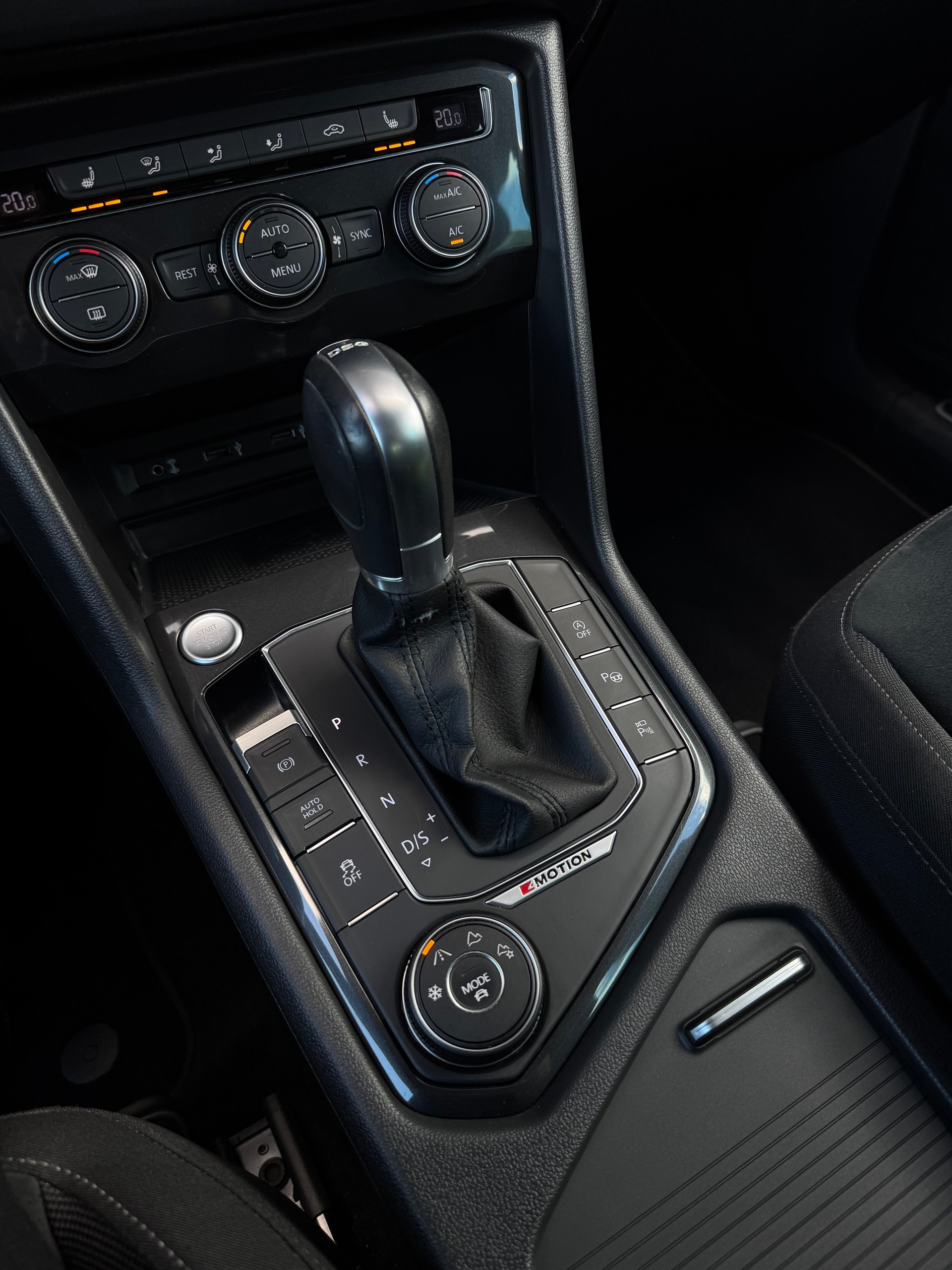 VW Tiguan 2.0TSI Highline 4Motion DSG / ab MFK bei Verkauf-image-14