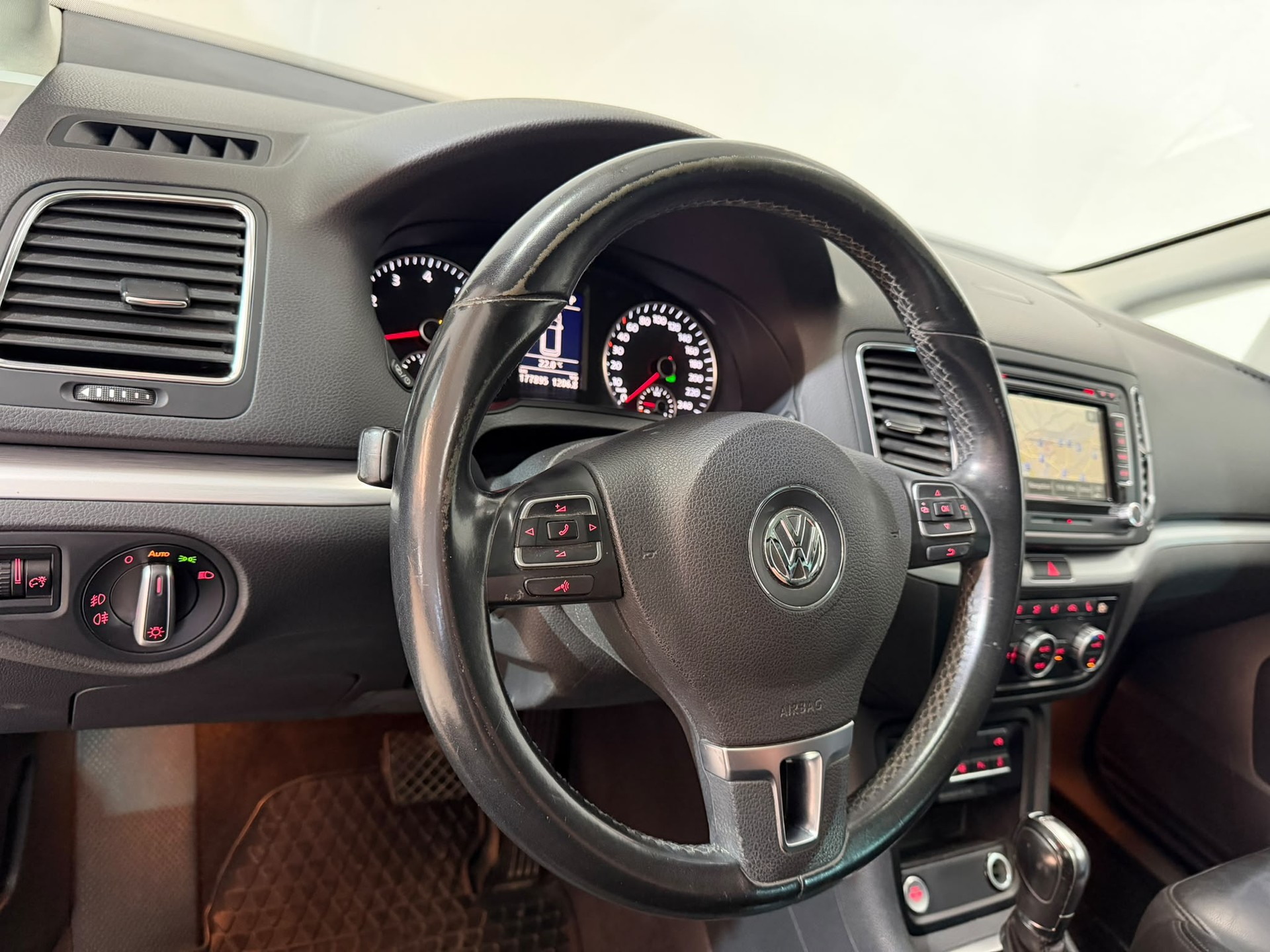 VW Sharan 1.4 TSI BlueMotion Technology Highline DSG-image-5