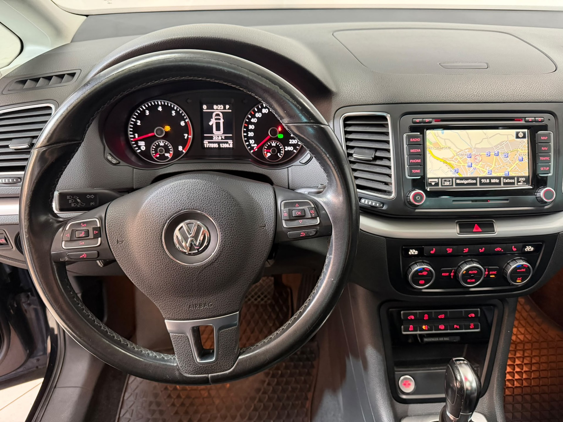 VW Sharan 1.4 TSI BlueMotion Technology Highline DSG-image-6