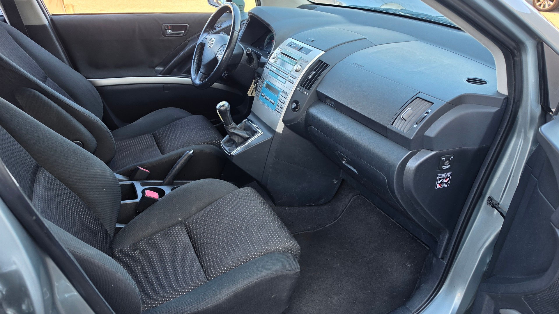 TOYOTA Corolla Verso 1.8 Linea Sol-image-8