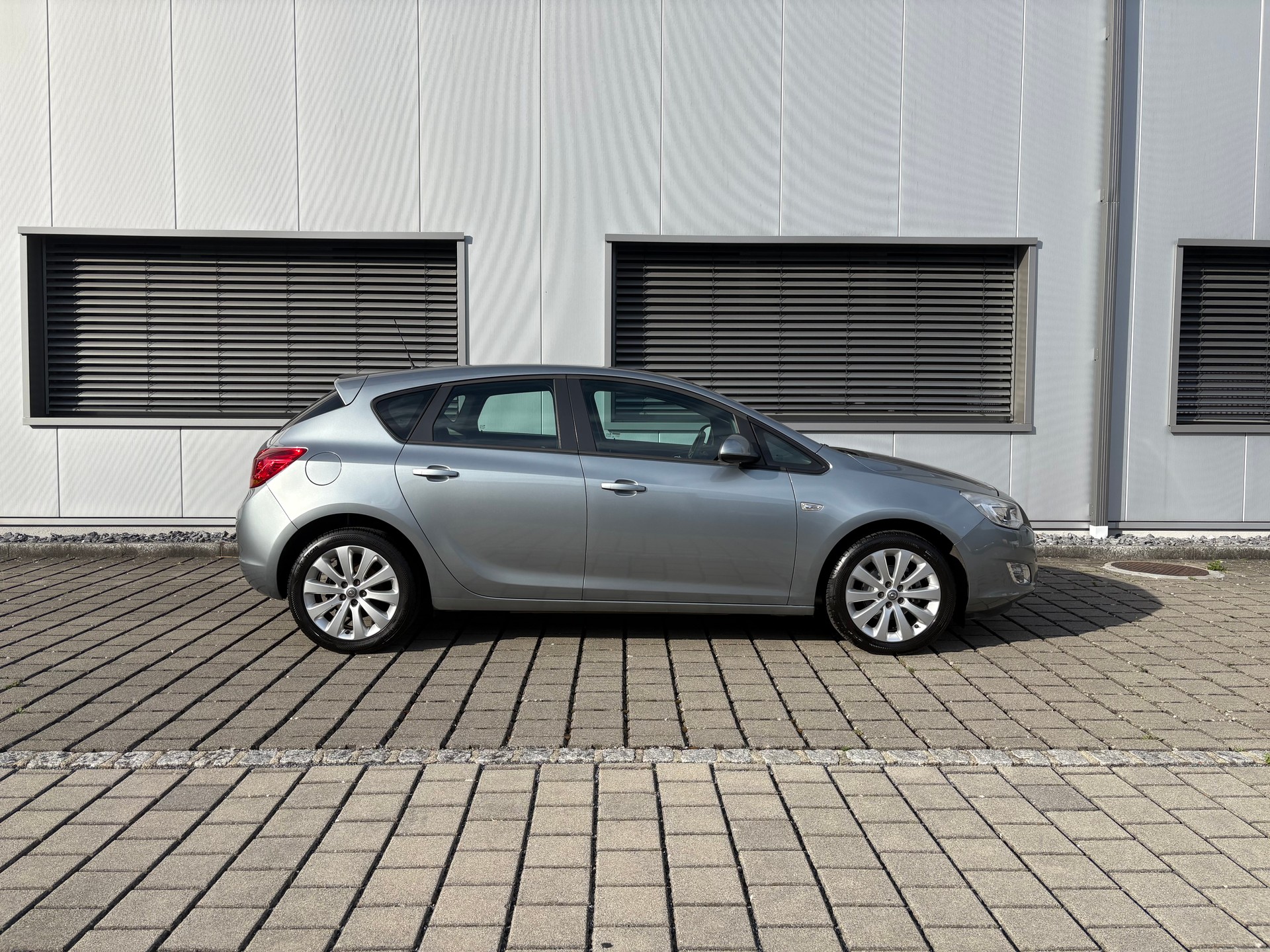 OPEL Astra 1.4i 16V Turbo Frisch ab MFK 10.09.2026 & Service-image-11