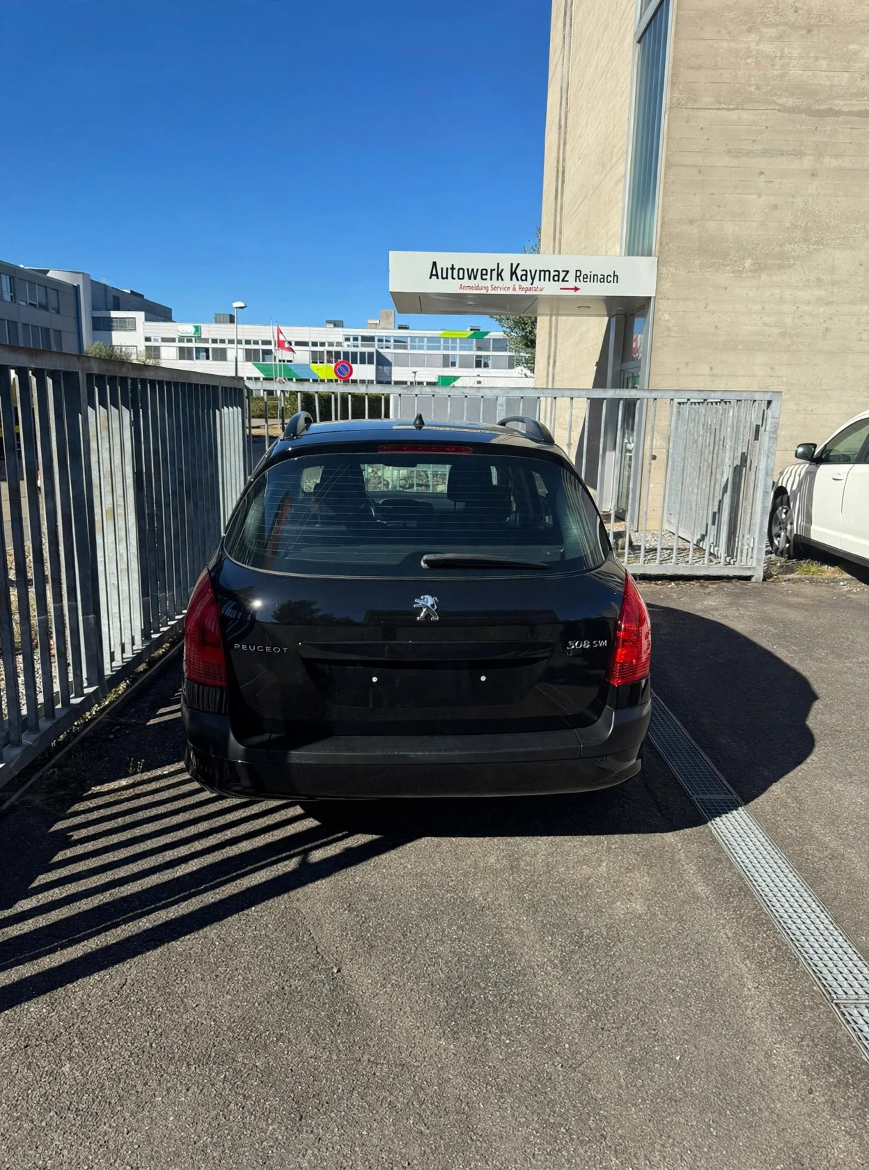 PEUGEOT 308 SW 1.6 HDI Business-image-1