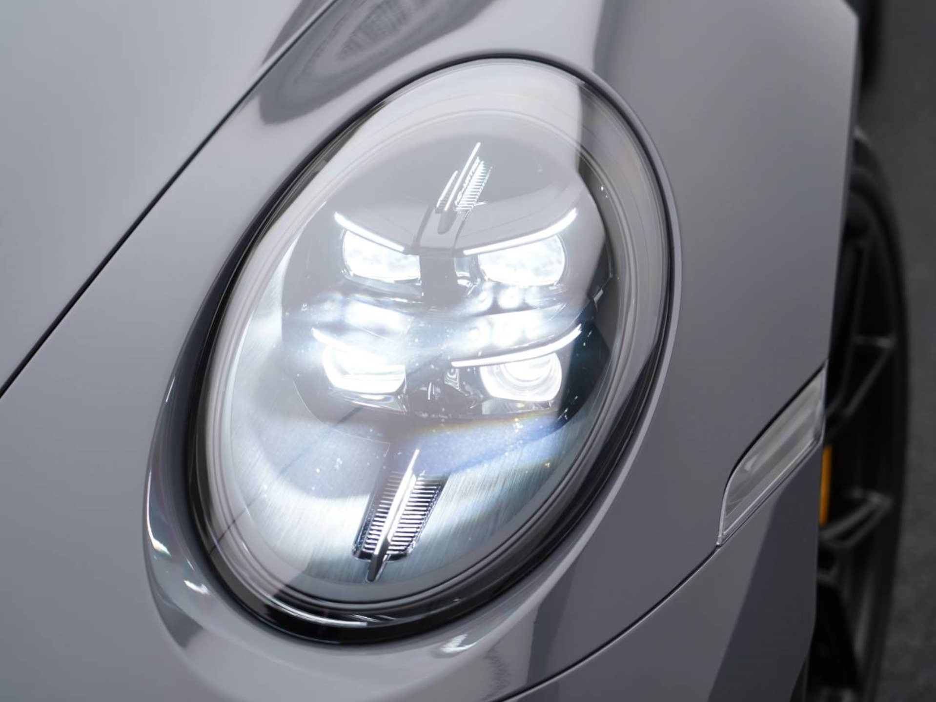 PORSCHE 911 GT3-image-12