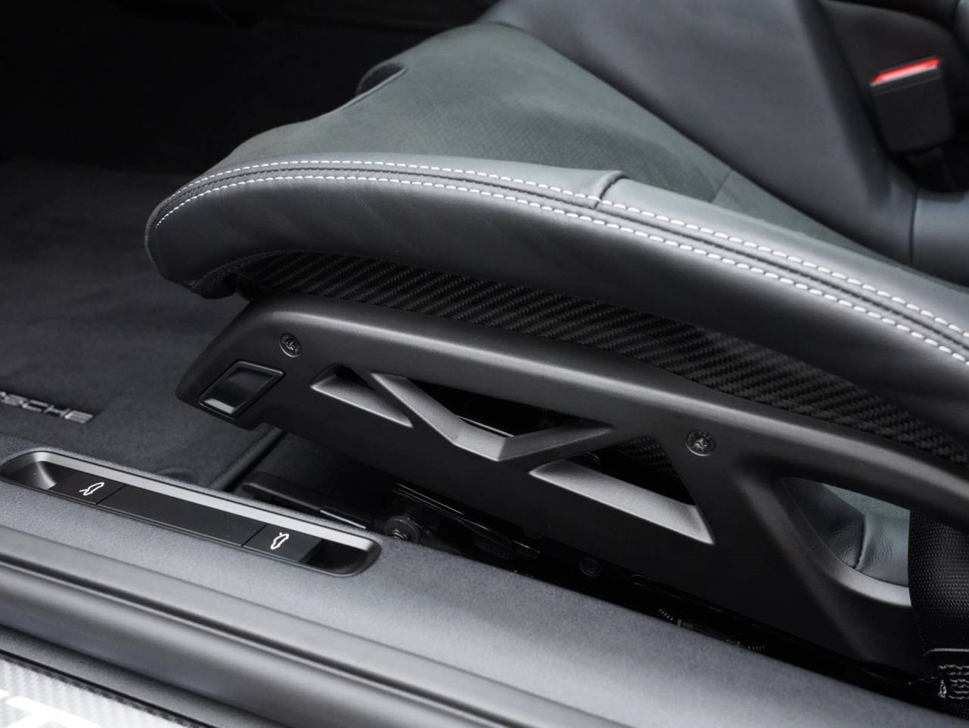 PORSCHE 911 GT3-image-21