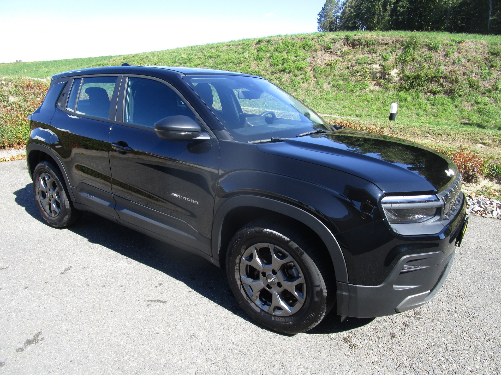 JEEP Avenger 1.2 Turbo Longitude-image-1