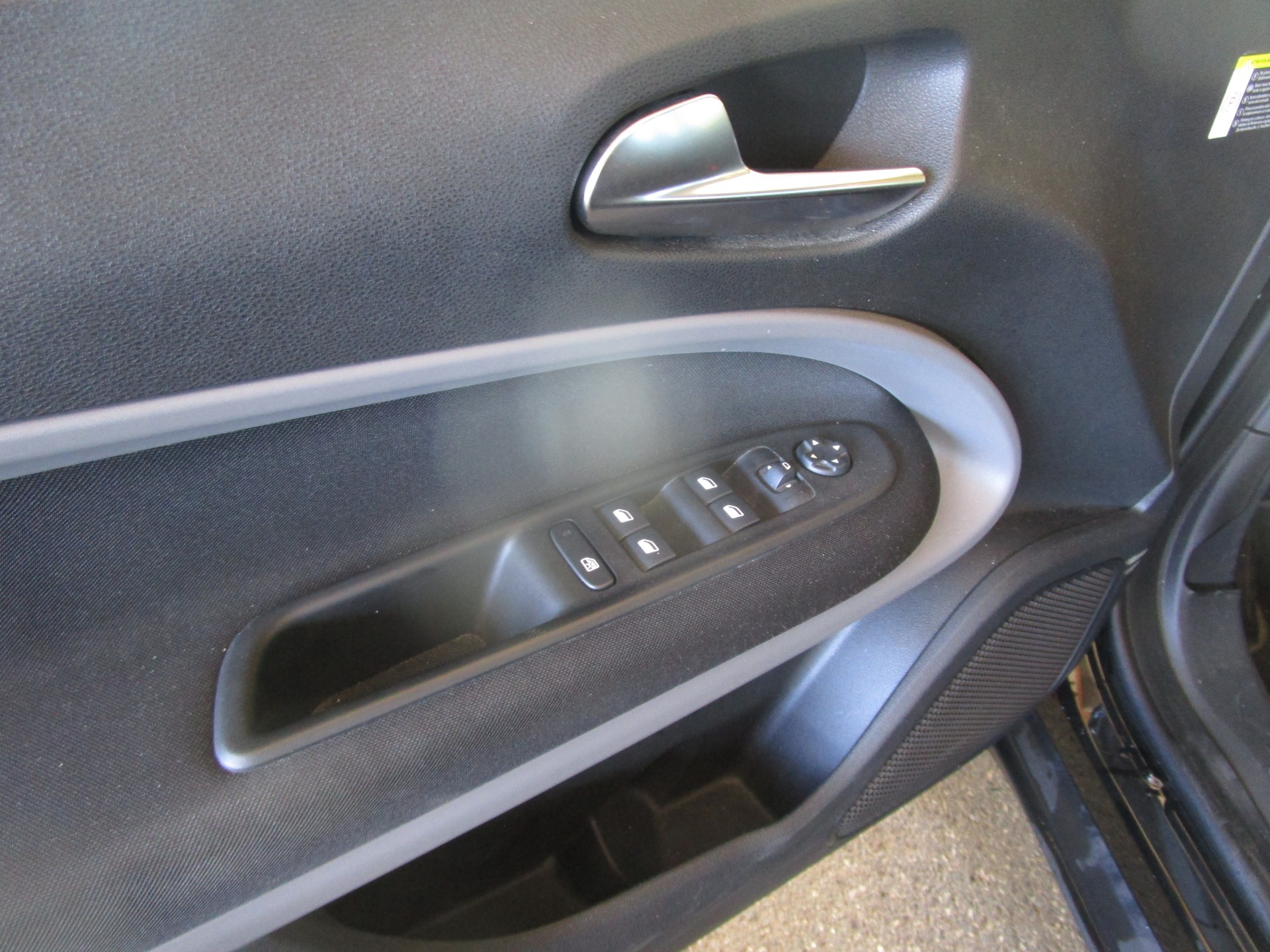 JEEP Avenger 1.2 Turbo Longitude-image-8