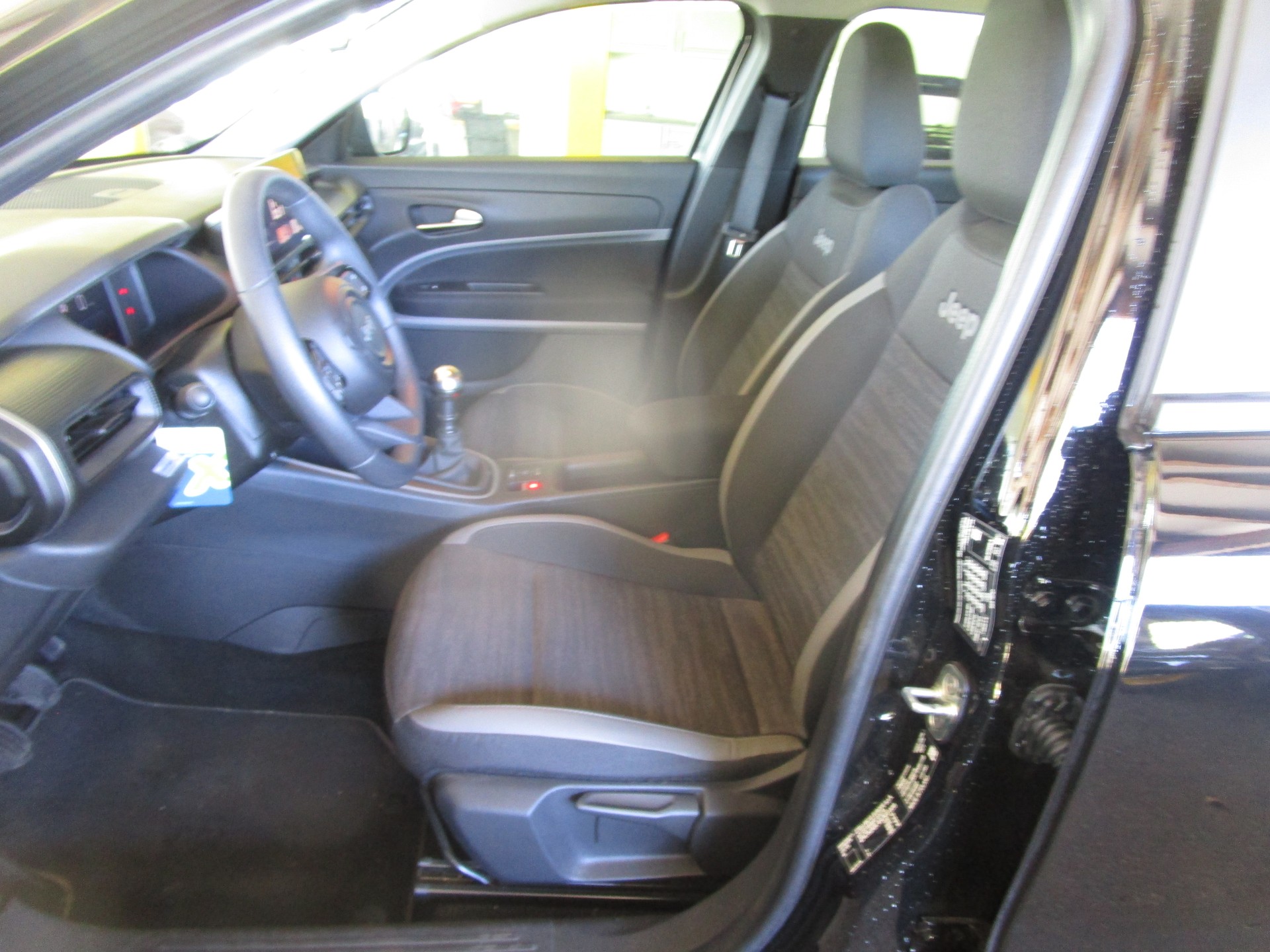 JEEP Avenger 1.2 Turbo Longitude-image-7