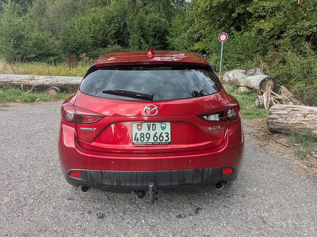 MAZDA 3-image-1