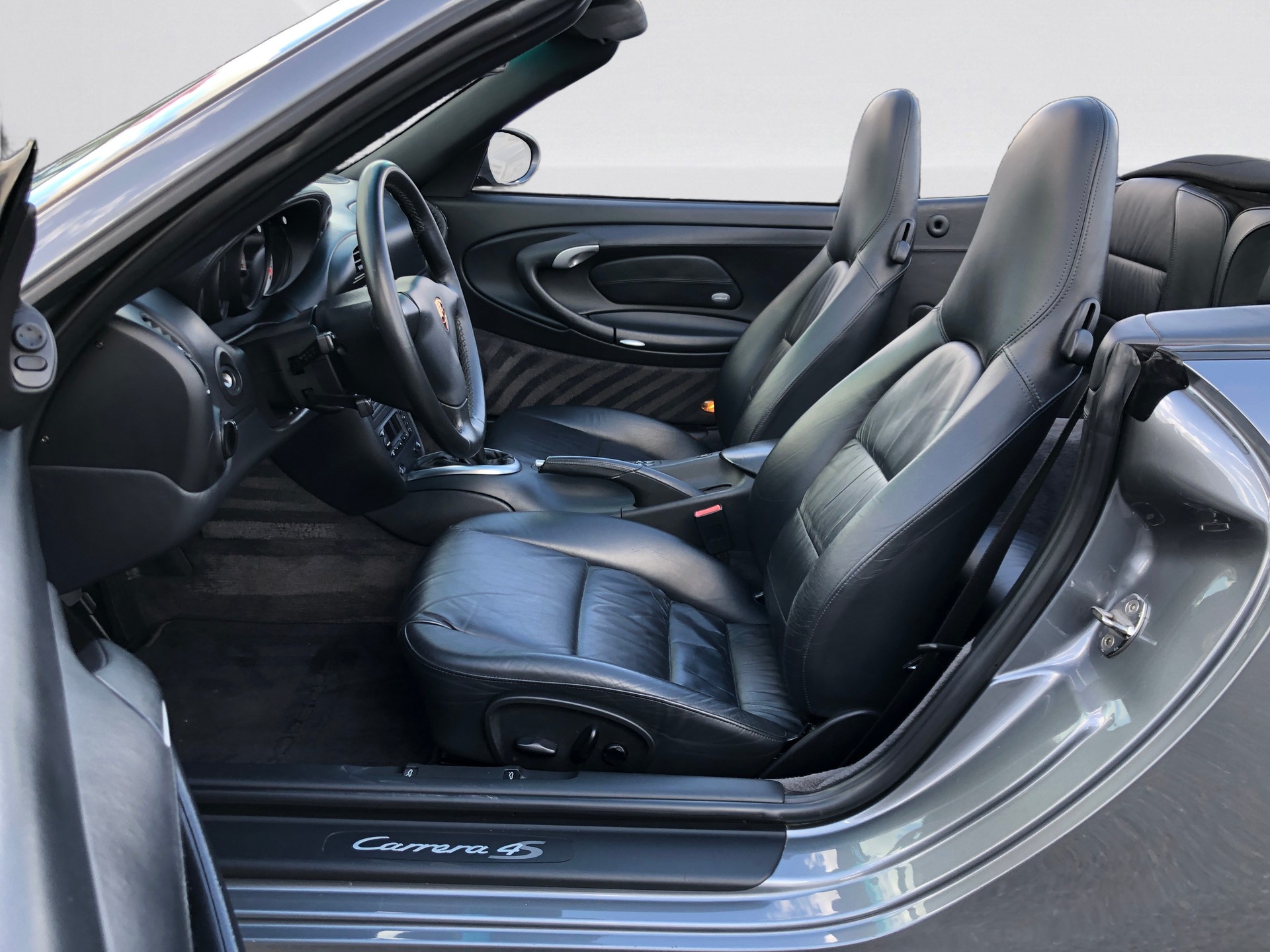 PORSCHE 911 Carrera 4 S Cabrio-image-15