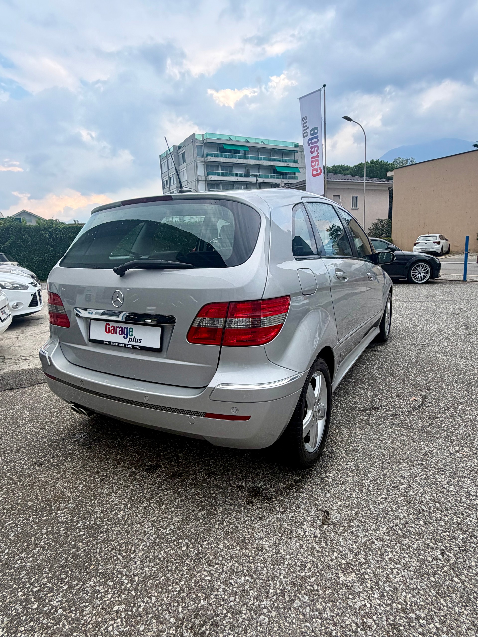 MERCEDES-BENZ B 200 T Sailing Edition-image-3