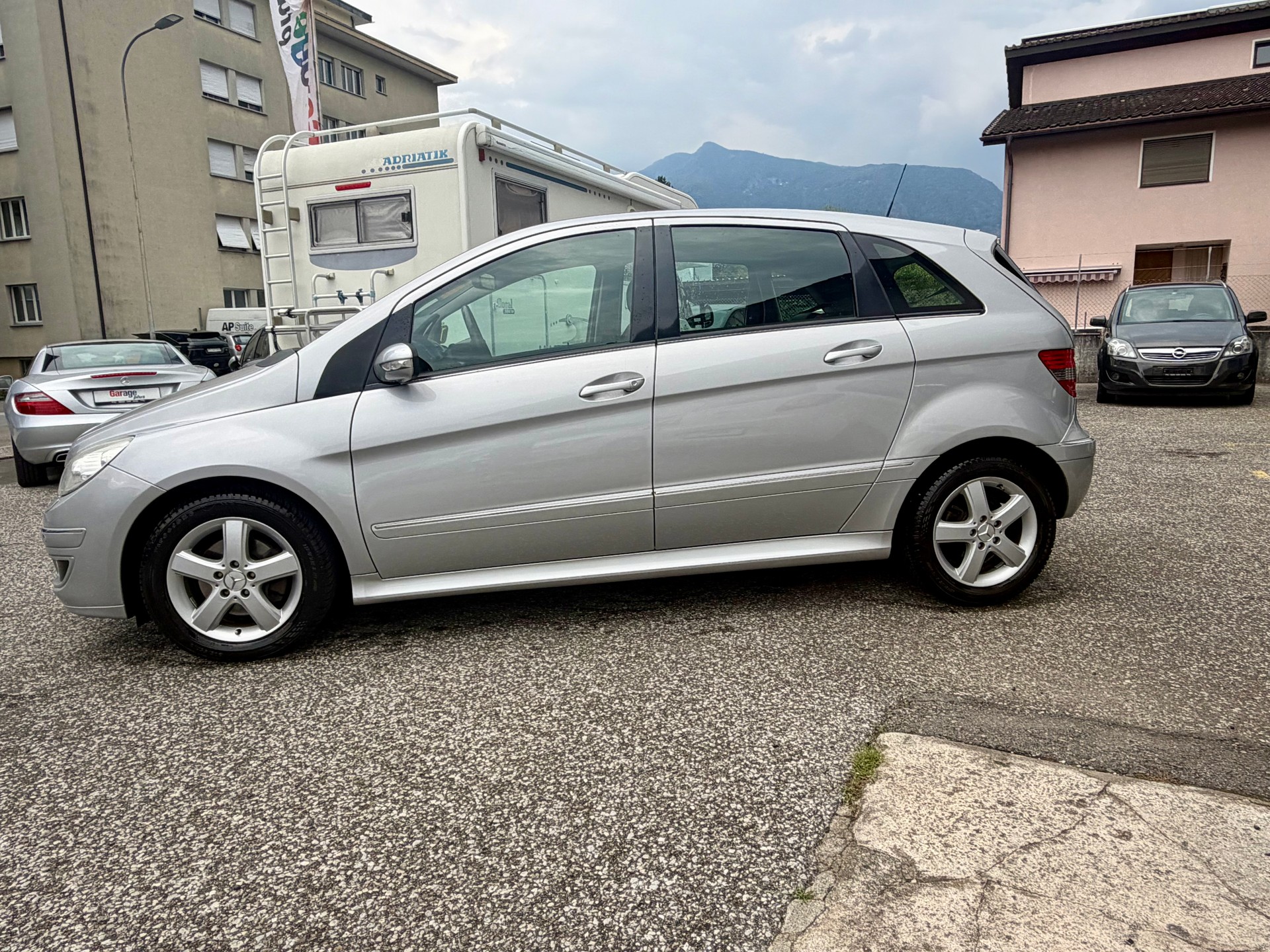 MERCEDES-BENZ B 200 T Sailing Edition-image-7