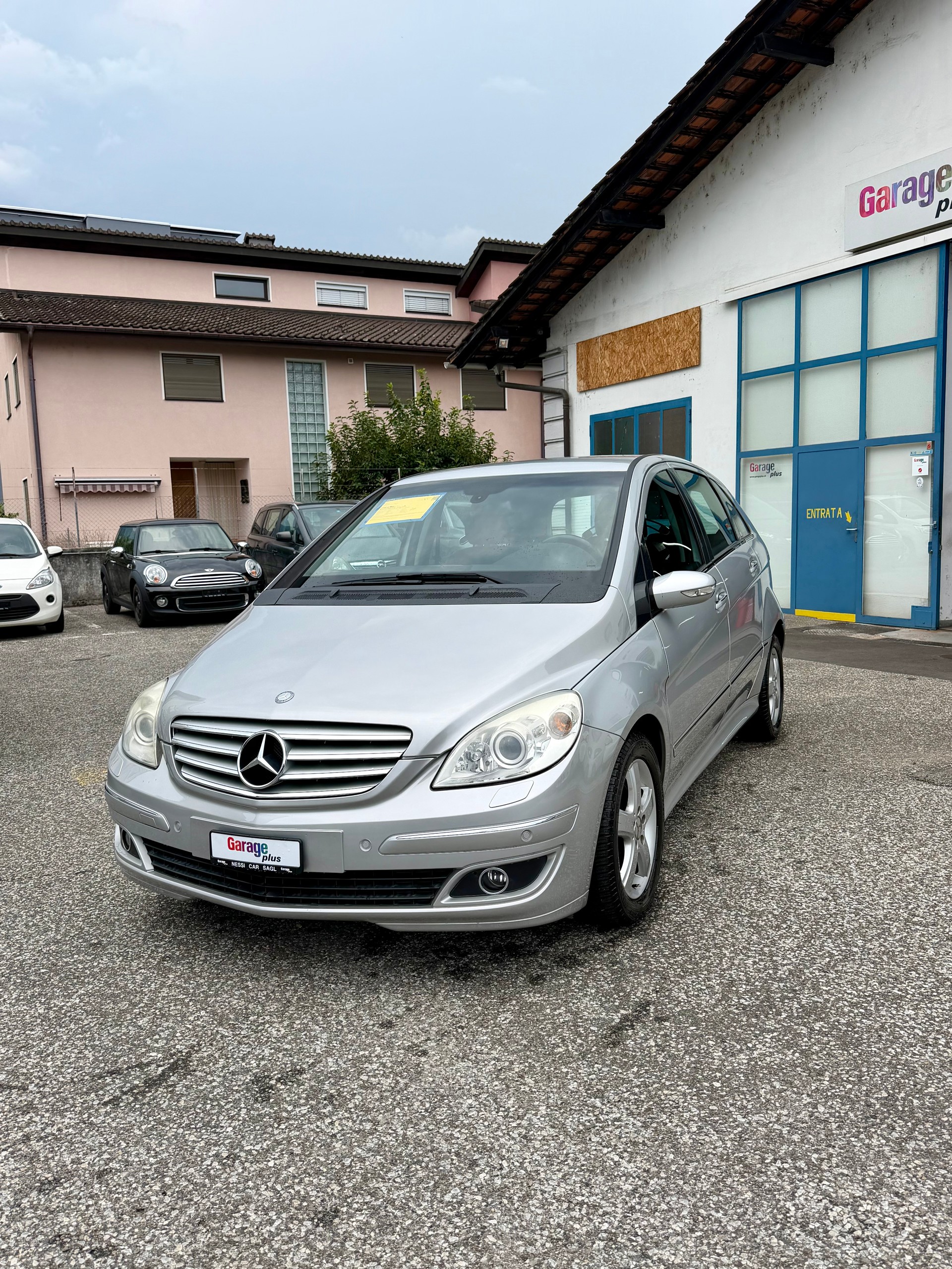 MERCEDES-BENZ B 200 T Sailing Edition-image-1