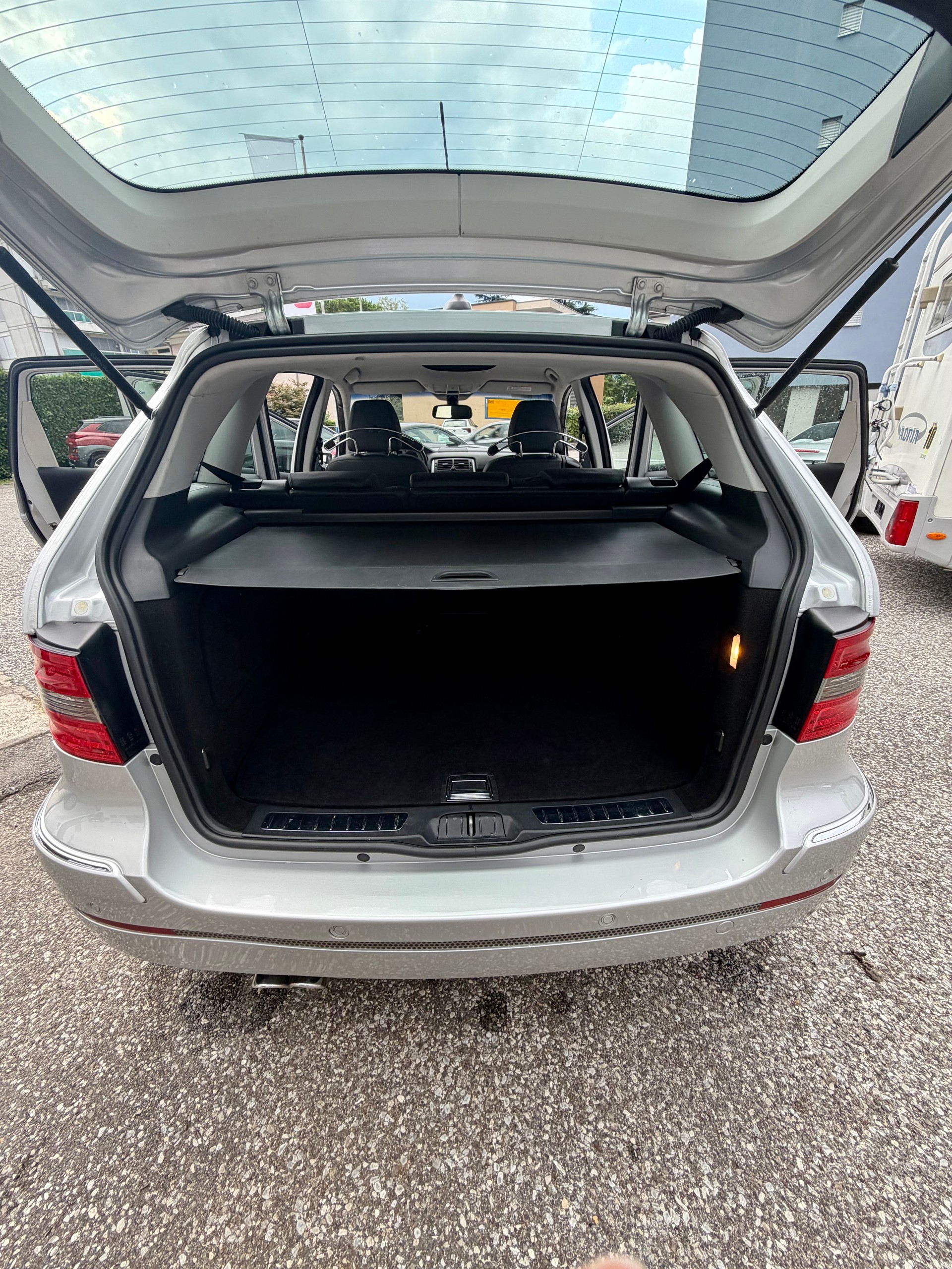 MERCEDES-BENZ B 200 T Sailing Edition-image-13