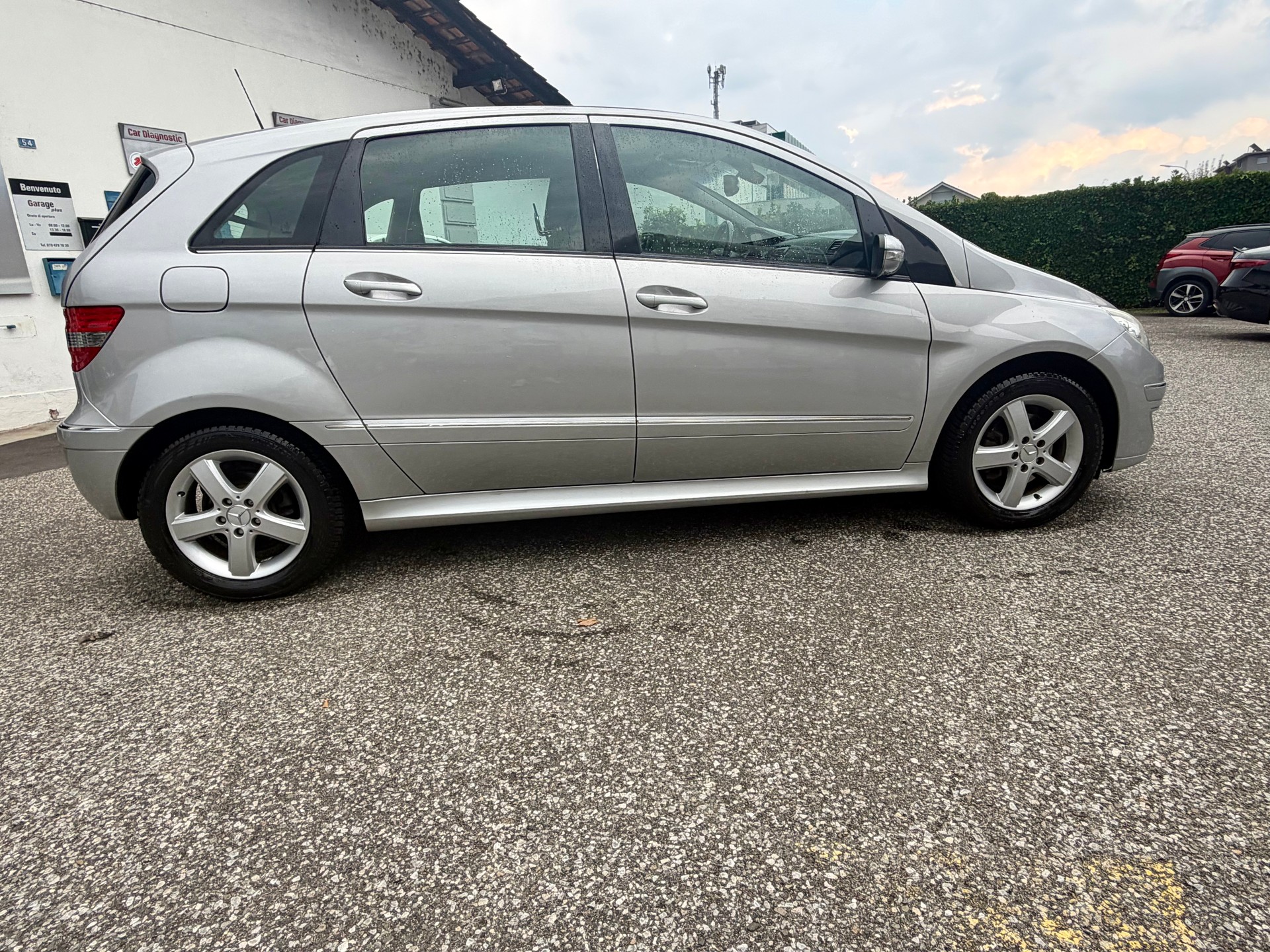 MERCEDES-BENZ B 200 T Sailing Edition-image-2