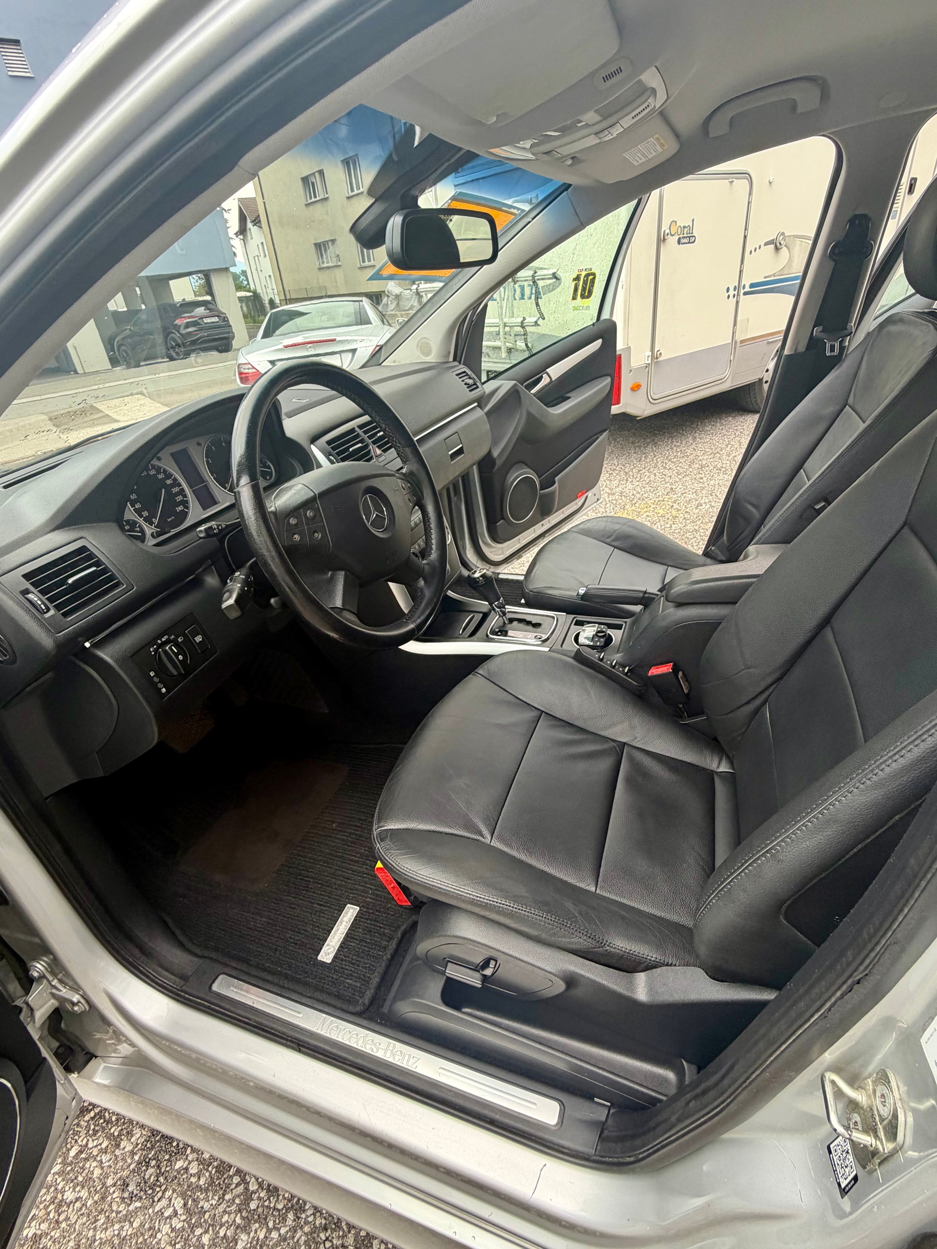 MERCEDES-BENZ B 200 T Sailing Edition-image-10