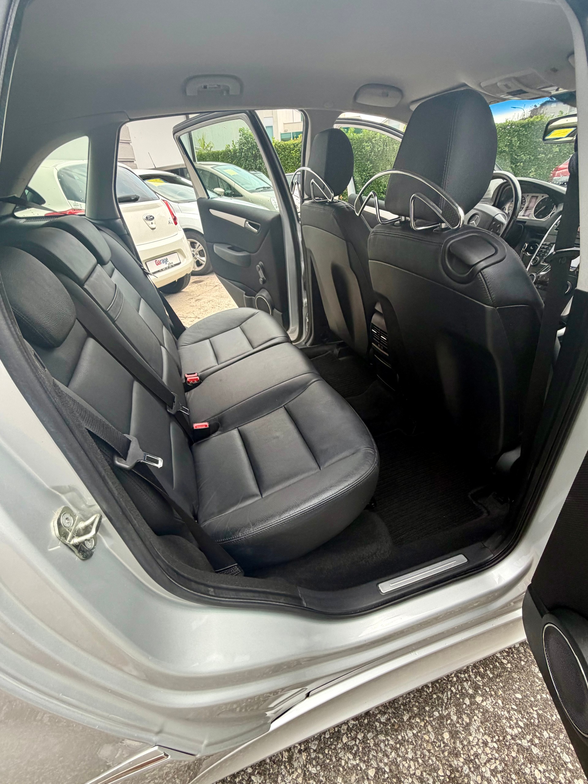 MERCEDES-BENZ B 200 T Sailing Edition-image-5