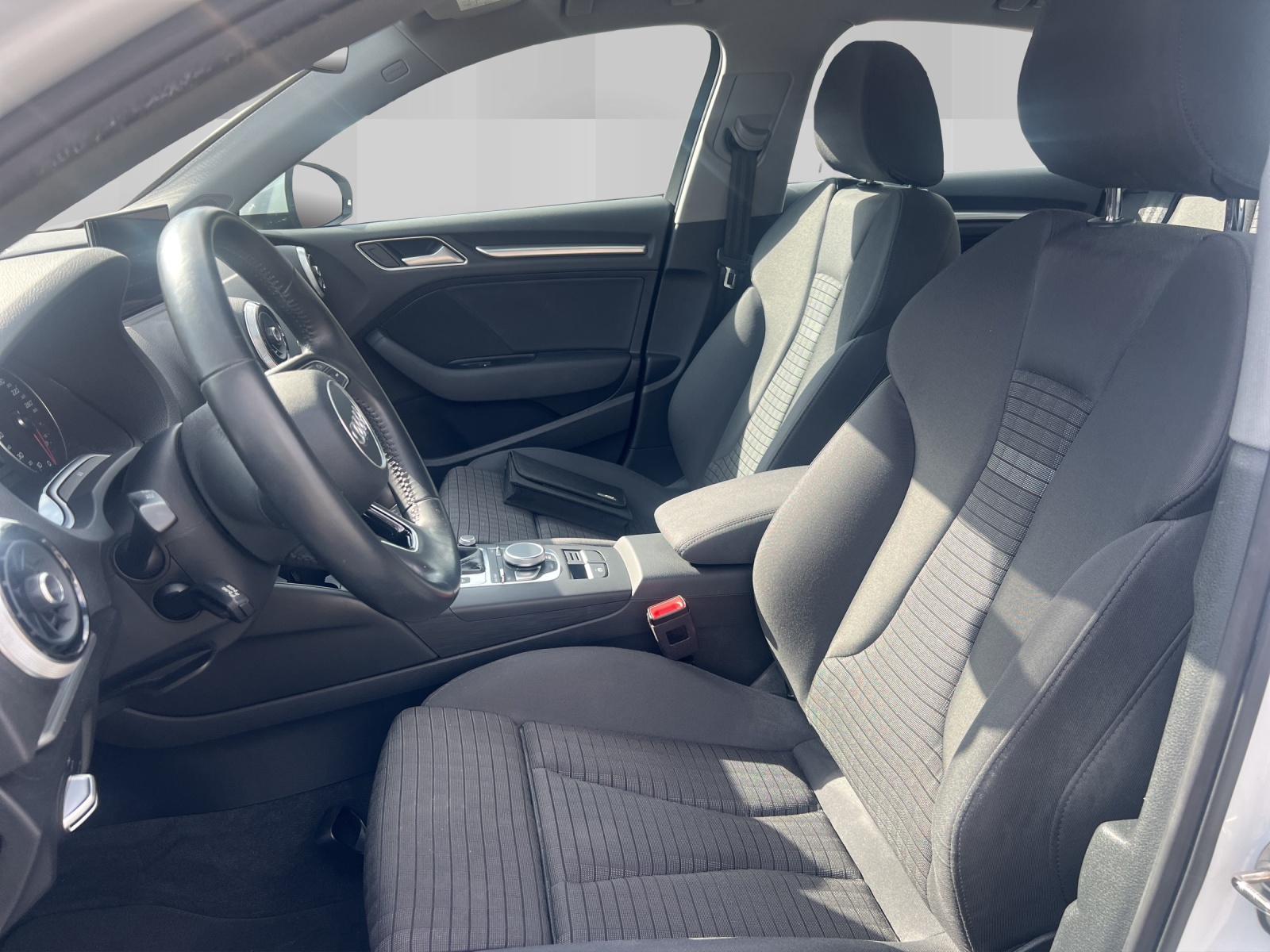 AUDI A3 Limousine 2.0 TFSI quattro S-tronic-image-11
