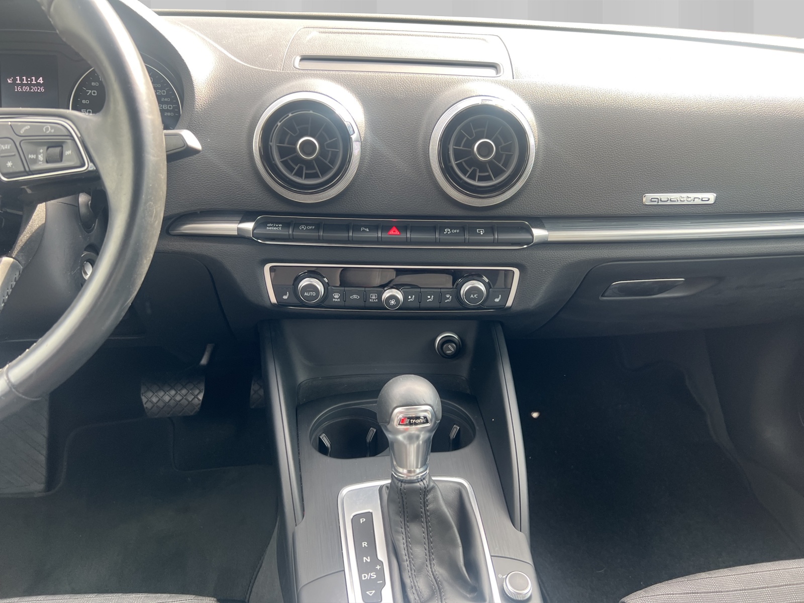 AUDI A3 Limousine 2.0 TFSI quattro S-tronic-image-9