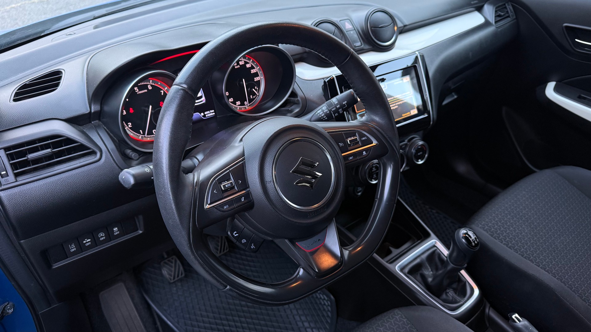 SUZUKI Swift 1.2i 16V SHVS Piz Sulai Top Hybrid Allgri4x4-image-10