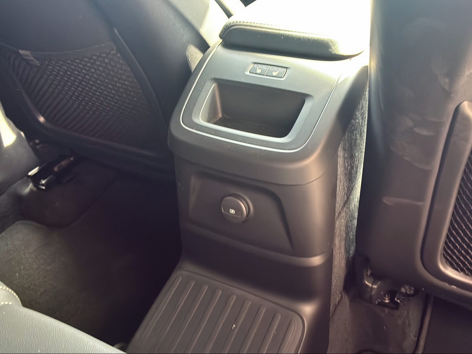 VOLVO XC60 2.0 T6 TE Black Edition eAWD-image-14