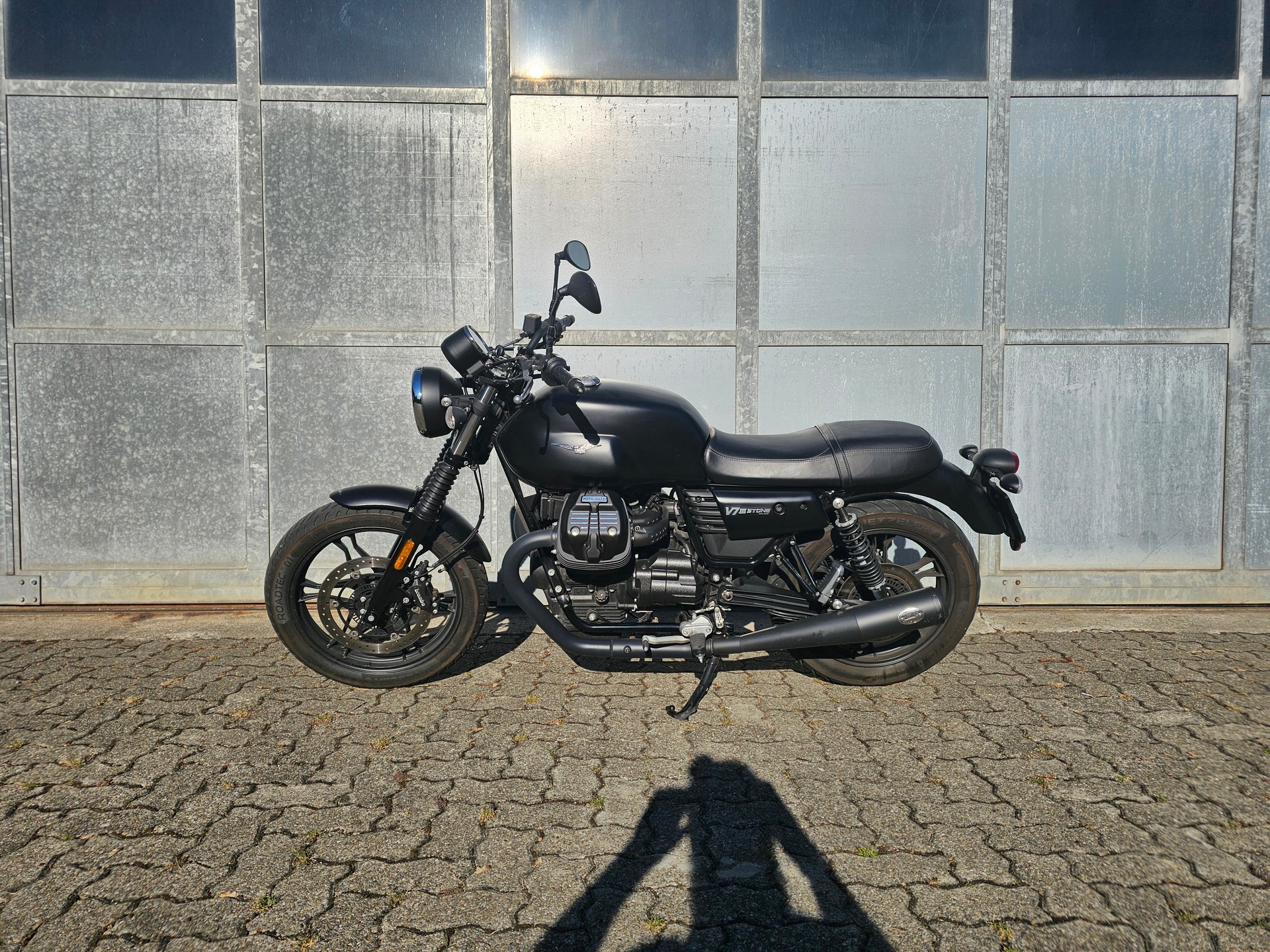 MOTO GUZZI V7 III Stone 750 ABS-showroom-element-1