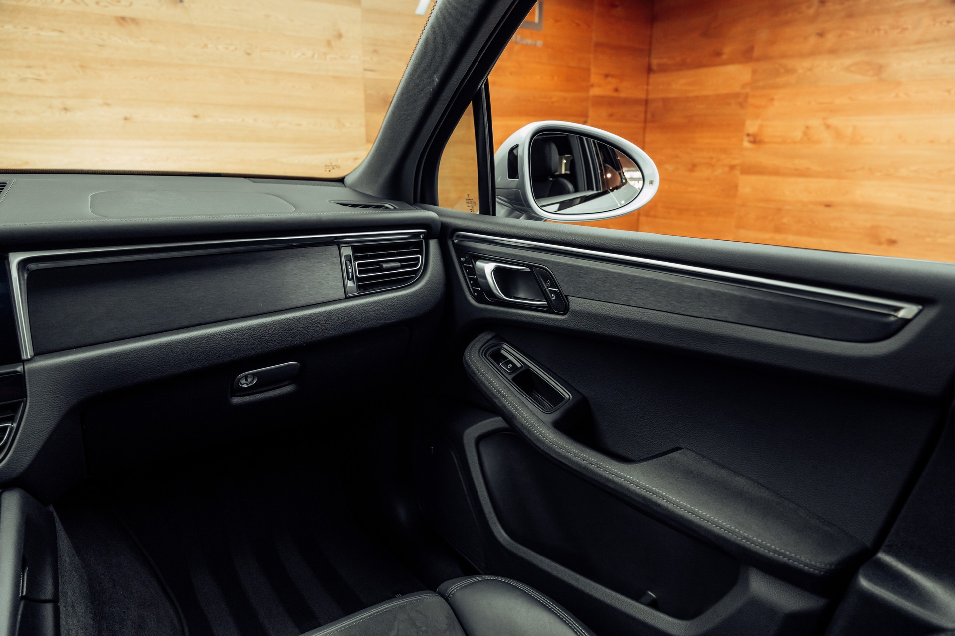 PORSCHE Macan GTS PDK Dolomitsilber-image-9