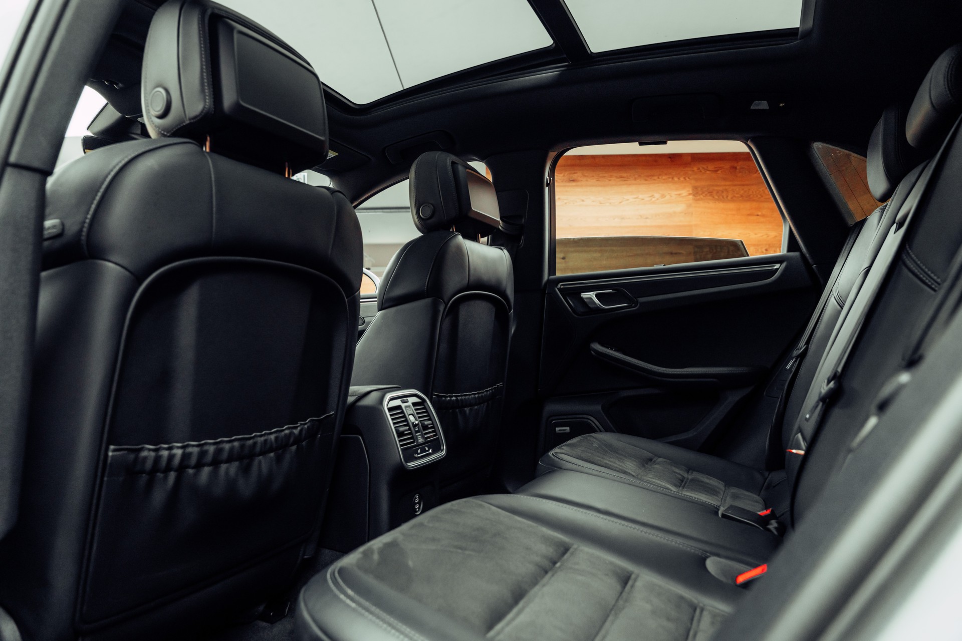 PORSCHE Macan GTS PDK Dolomitsilber-image-7