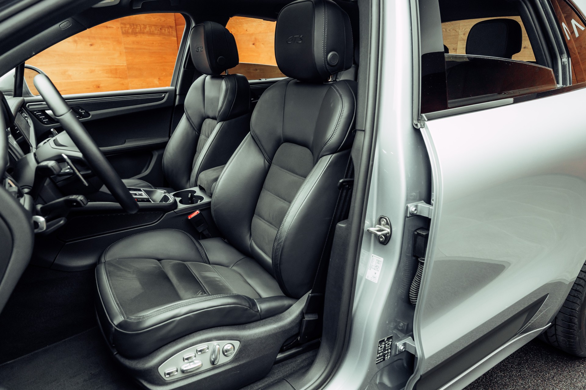 PORSCHE Macan GTS PDK Dolomitsilber-image-6