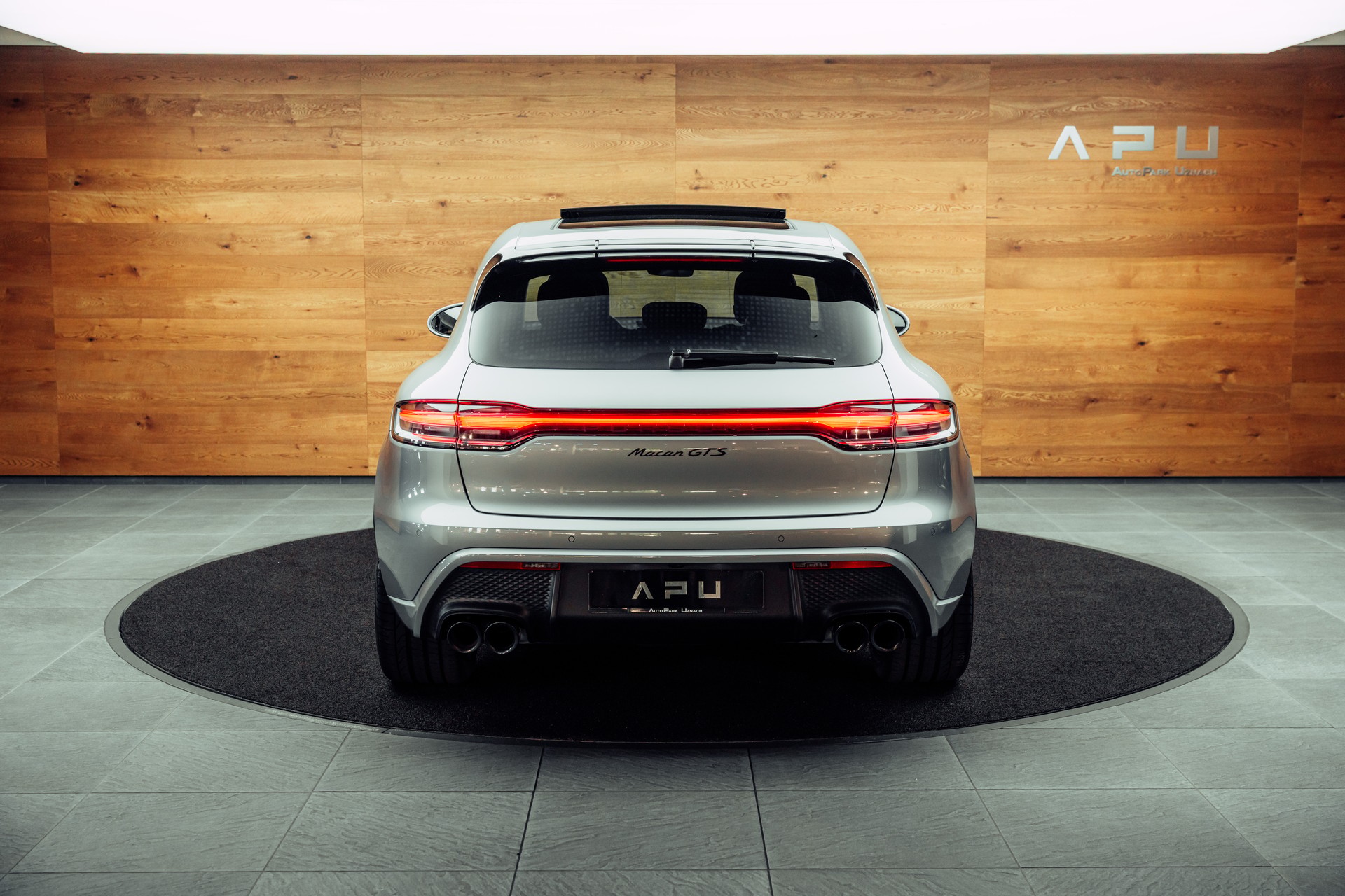PORSCHE Macan GTS PDK Dolomitsilber-image-16