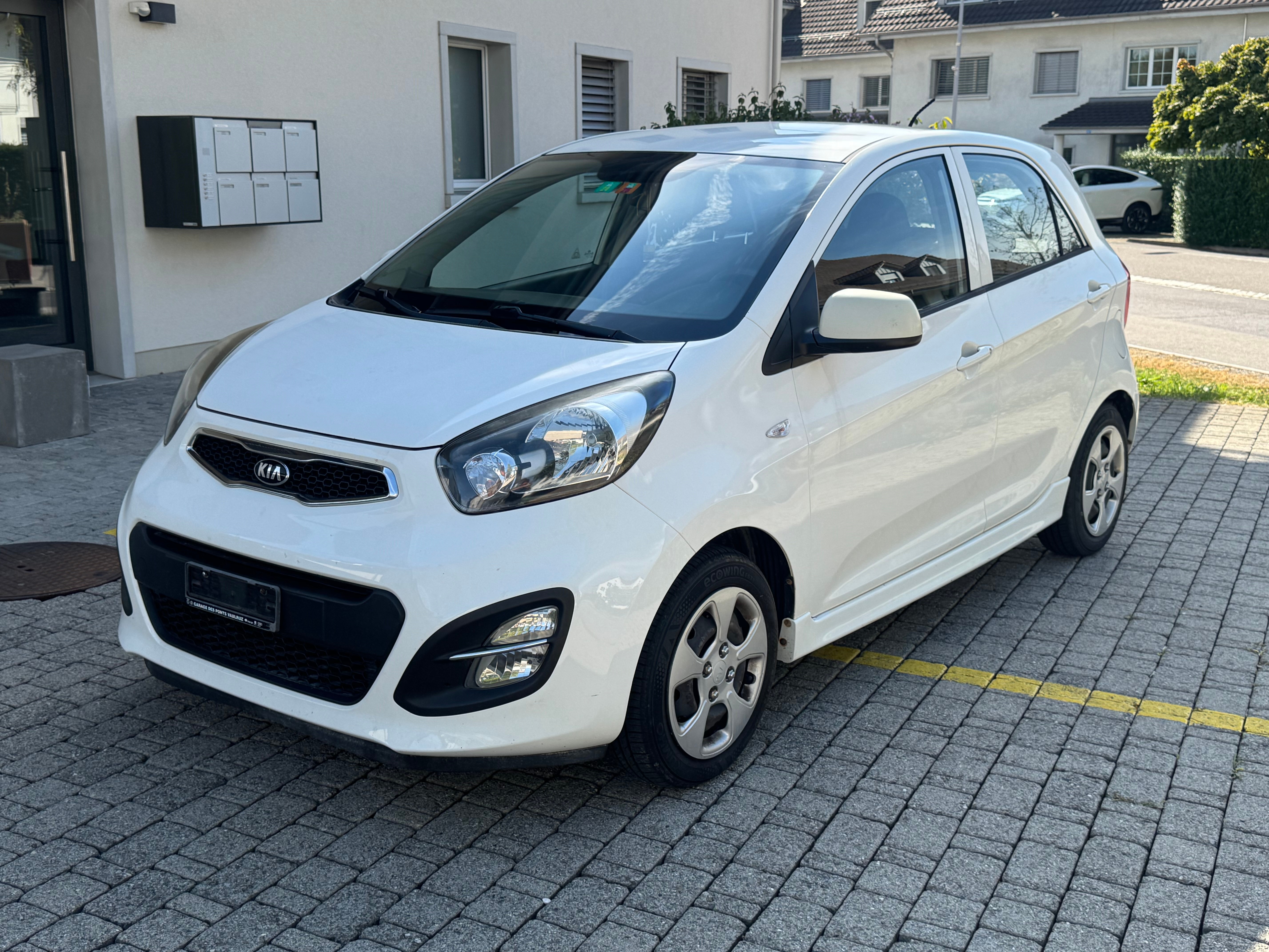 Car photo
