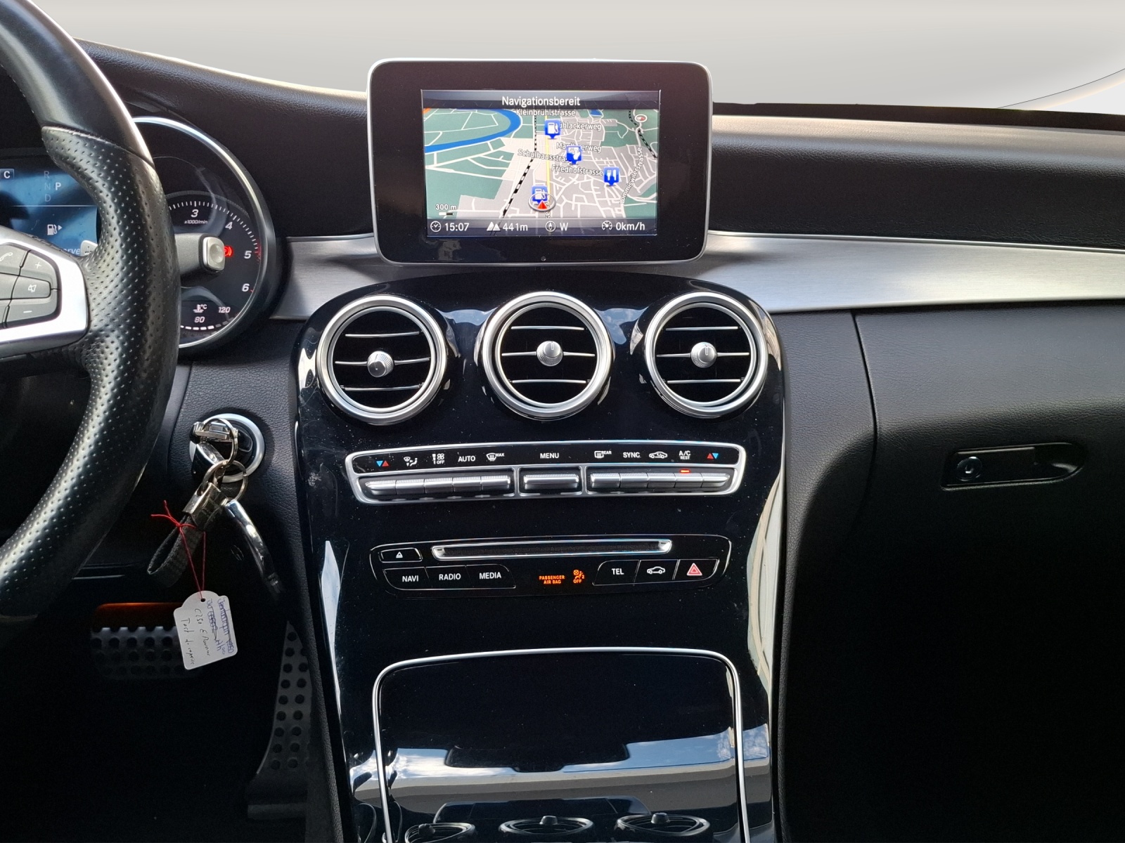 MERCEDES-BENZ C 250 d Swiss Star AMG Line 4Matic 9G-Tronic-image-12