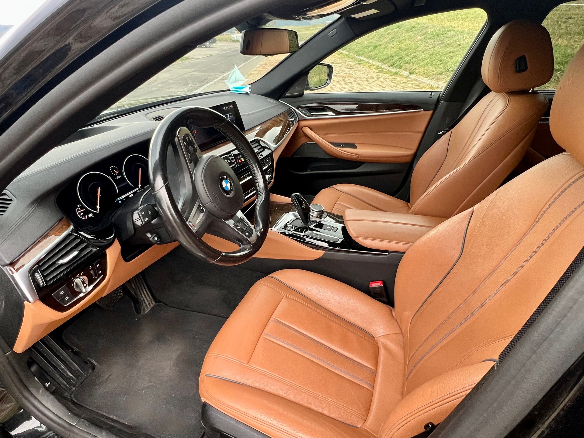 BMW 530i xDrive-image-3