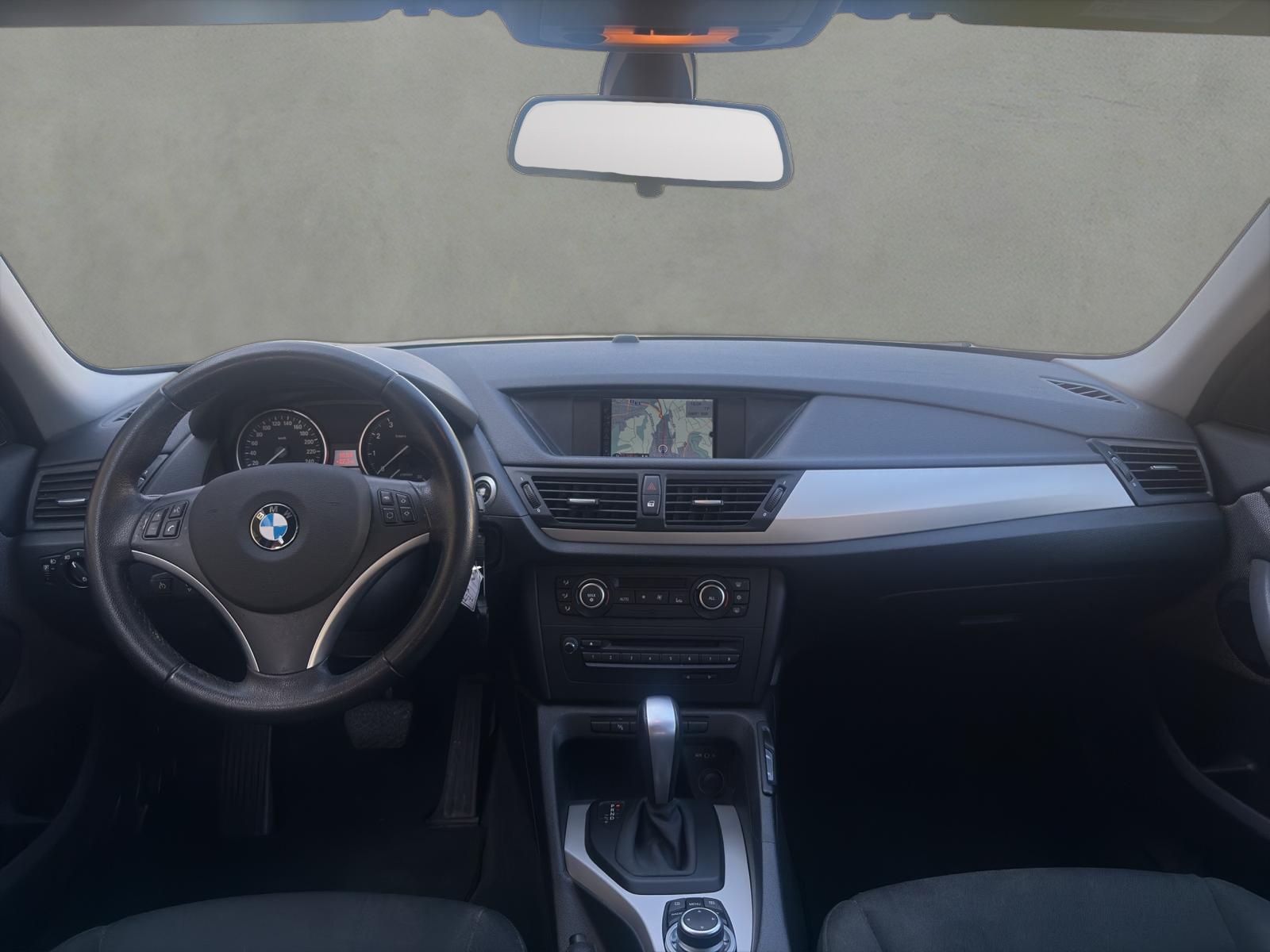 BMW X1 xDrive 25i Steptronic-image-12
