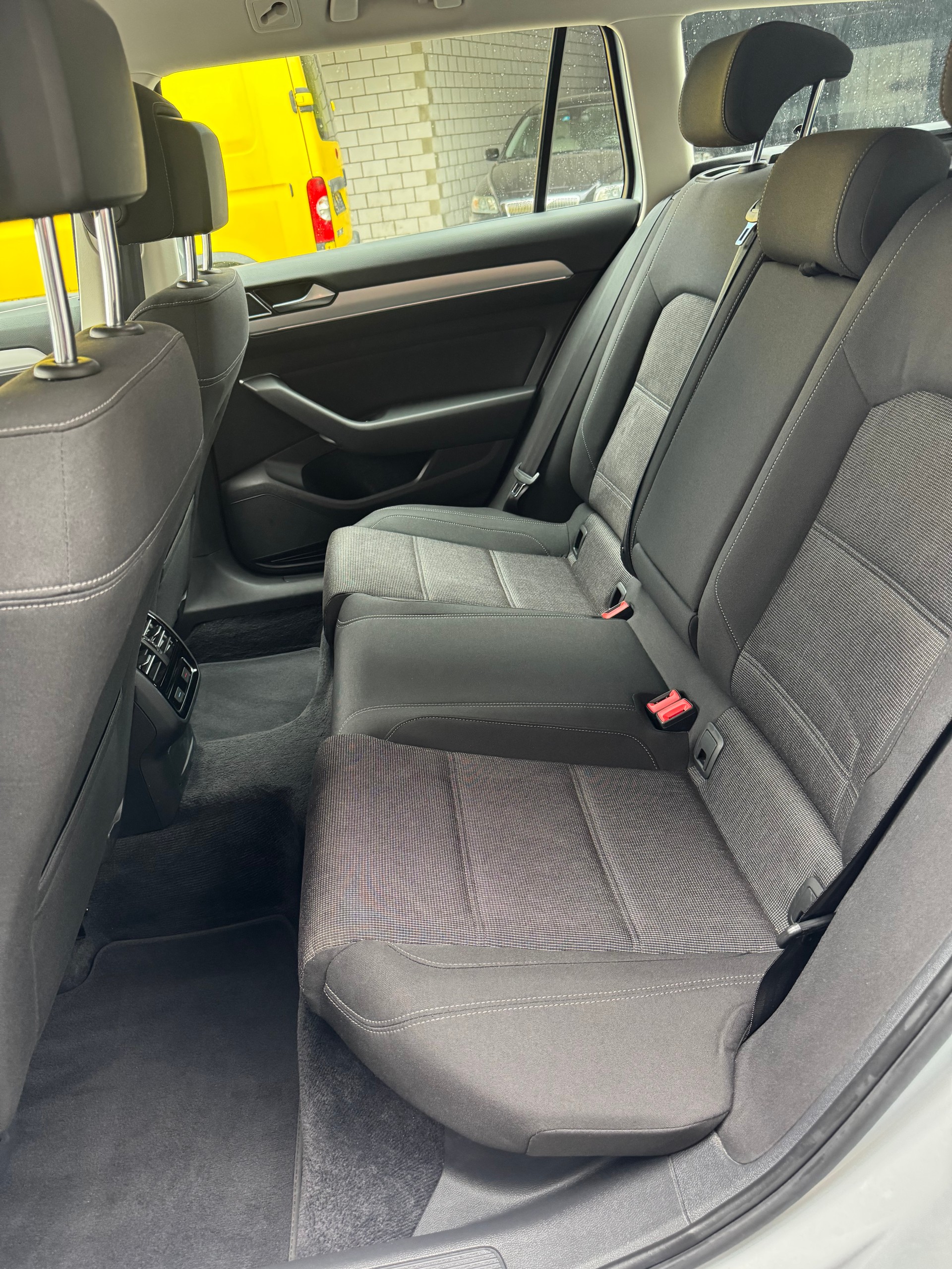 VW PASSAT 2.0 TDI *FRISCH AB MFK*APPLE CAR-PLAY*-image-12