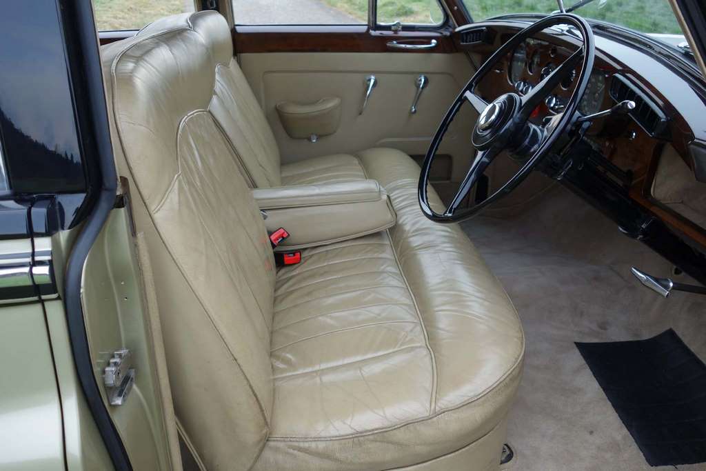 BENTLEY S2-image-8