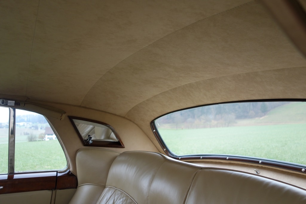 BENTLEY S2-image-11