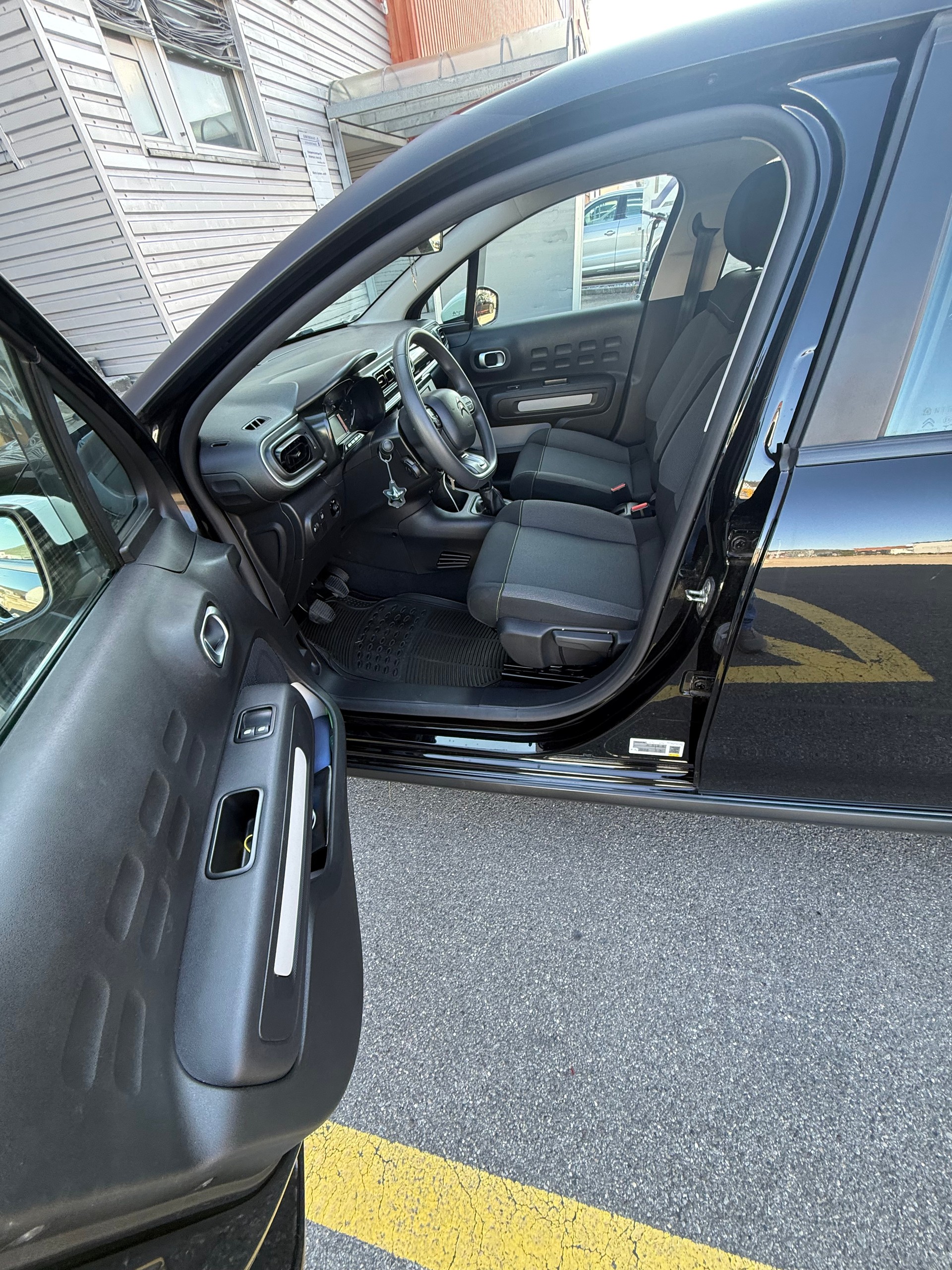 CITROEN C3 1.2i PureTech Feel Pack-image-8