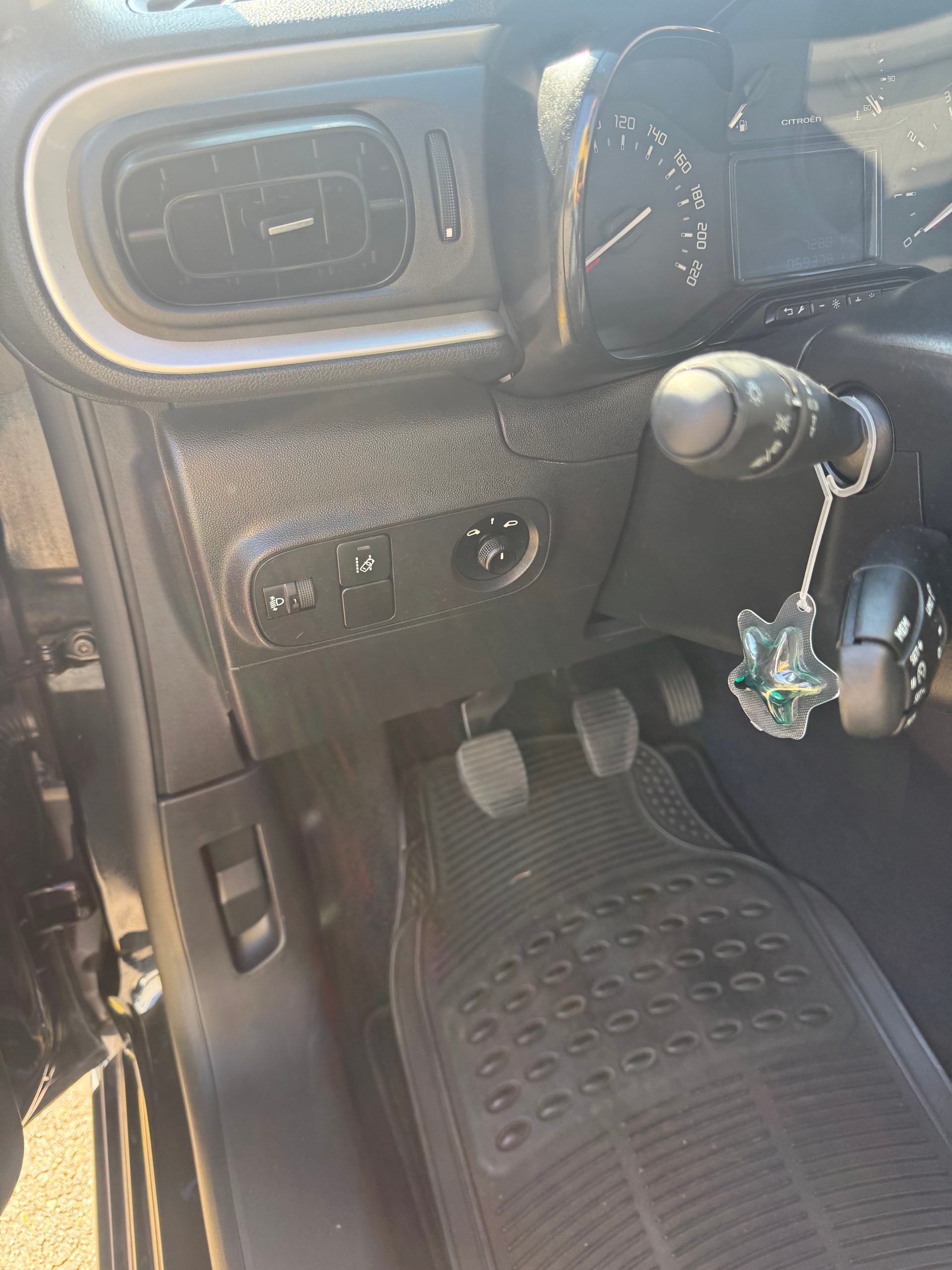 CITROEN C3 1.2i PureTech Feel Pack-image-12