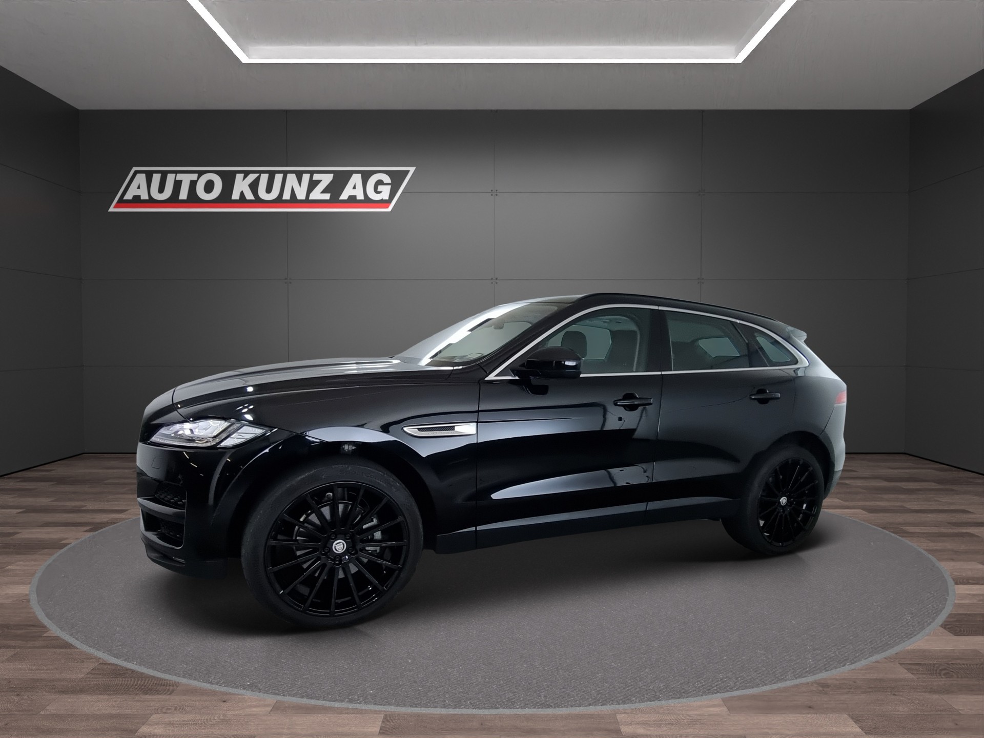 JAGUAR F-Pace 2.0 T 300 Portfolio AWD-image-0