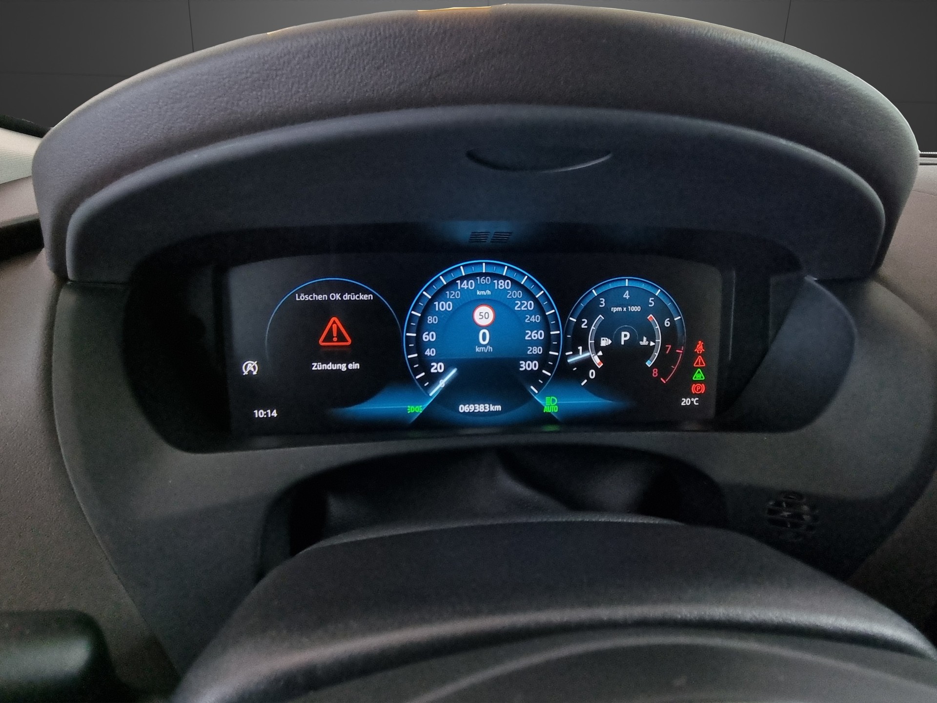 JAGUAR F-Pace 2.0 T 300 Portfolio AWD-image-10