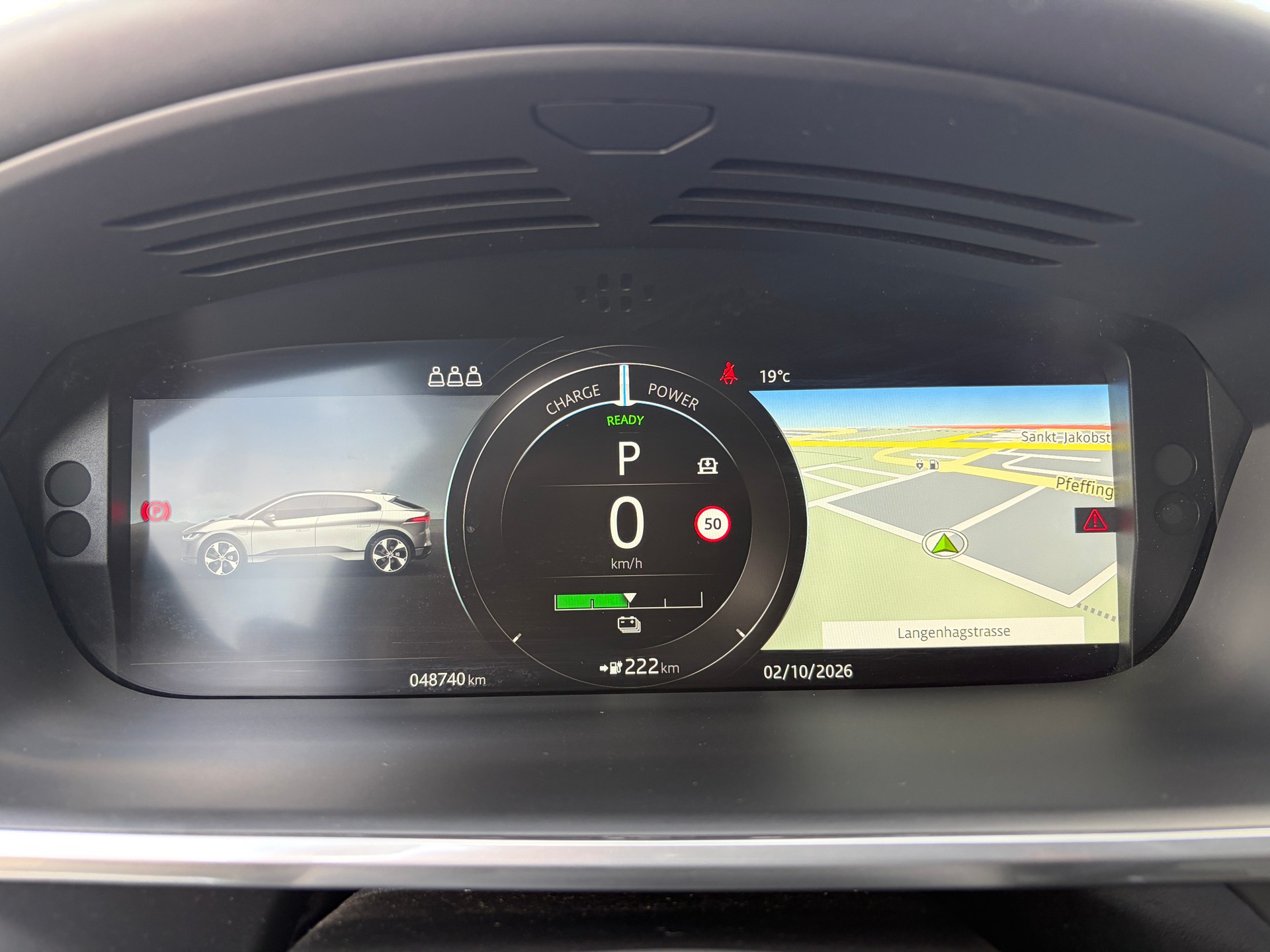 JAGUAR I-Pace EV400 First Edition AWD-image-11