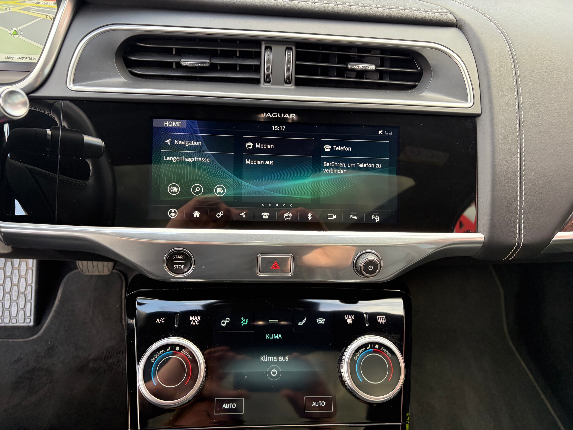 JAGUAR I-Pace EV400 First Edition AWD-image-12