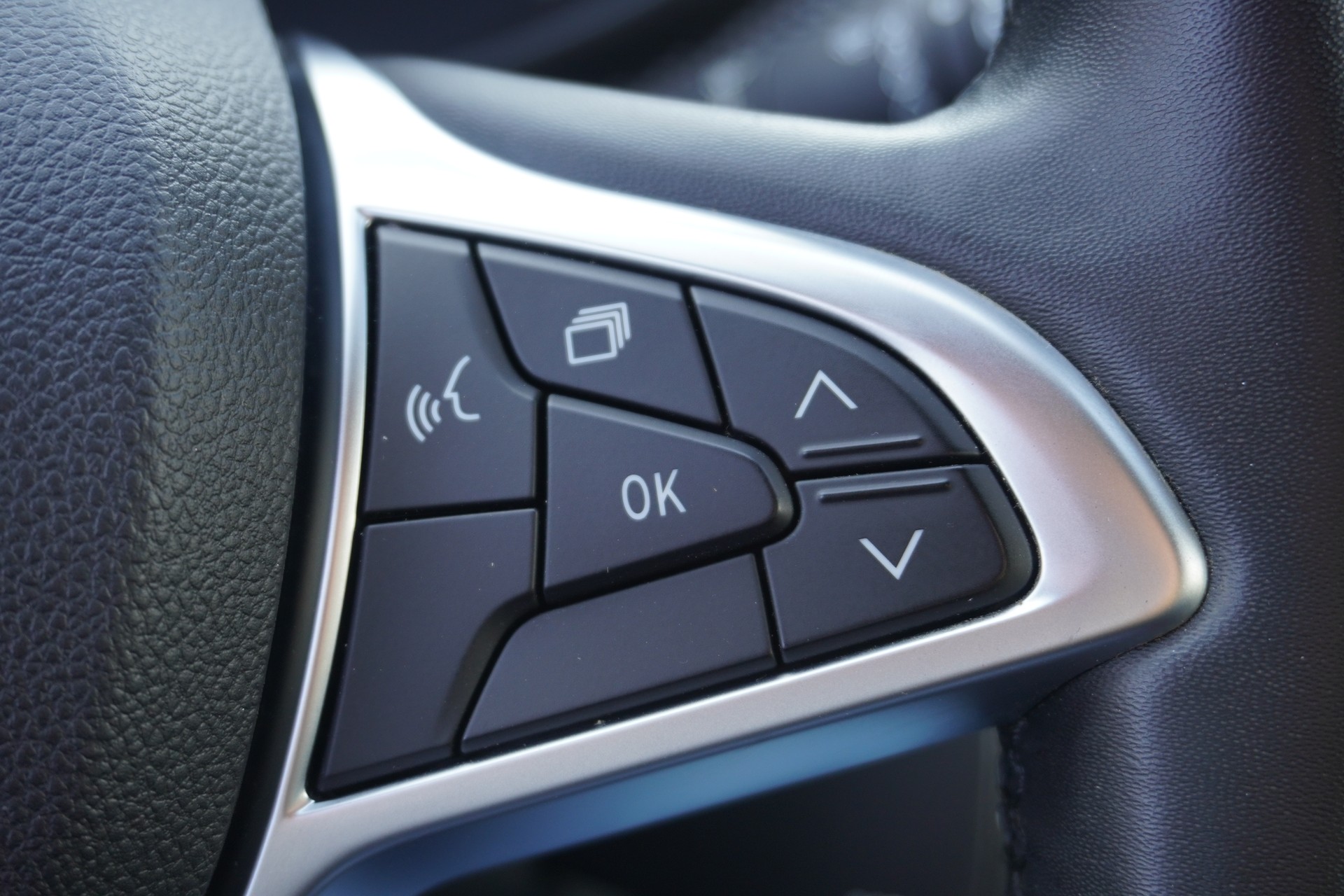 DACIA Sandero TCe 90 Comfort CVT-image-22