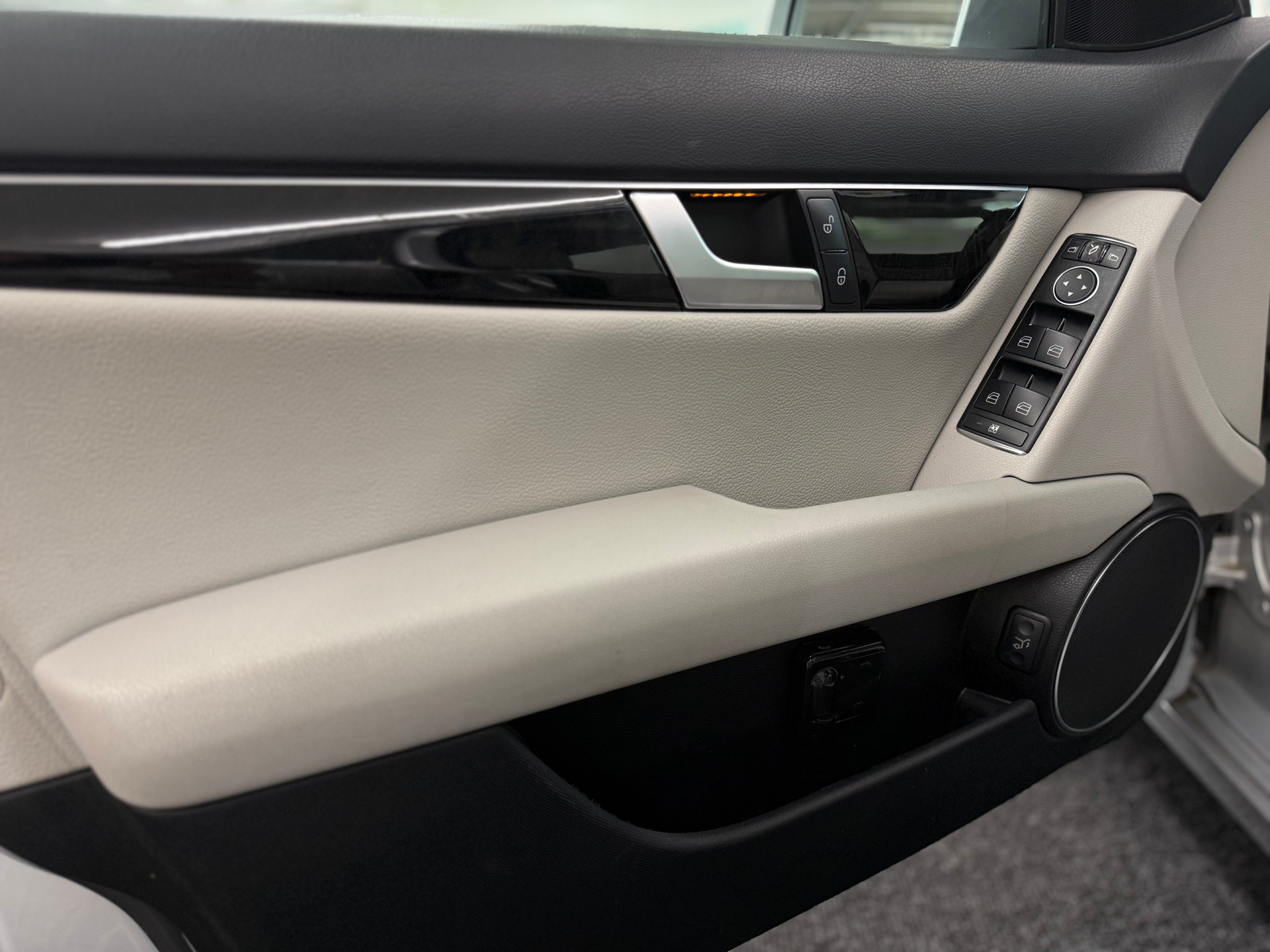 MERCEDES-BENZ C 350 CDI Avantgarde AMG Line 7G-Tronic-image-13