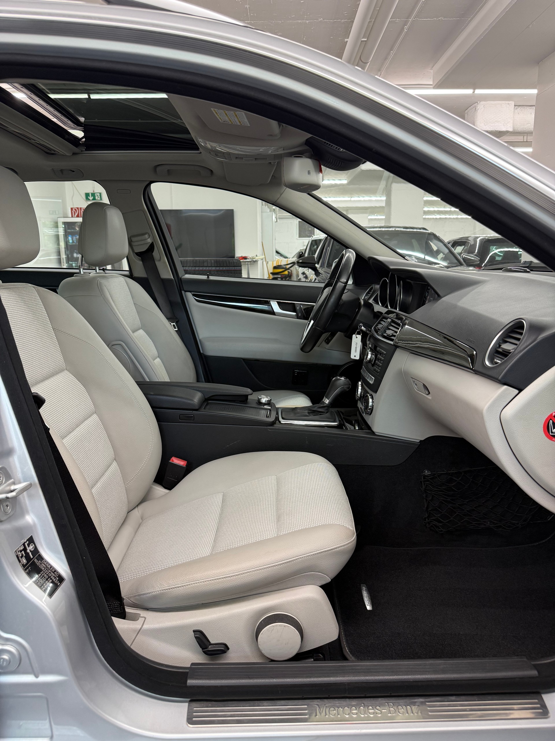 MERCEDES-BENZ C 350 CDI Avantgarde AMG Line 7G-Tronic-image-19