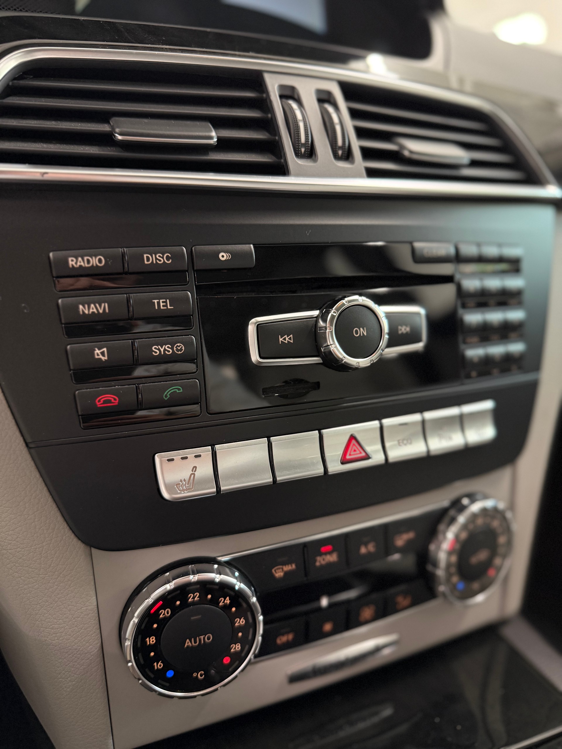 MERCEDES-BENZ C 350 CDI Avantgarde AMG Line 7G-Tronic-image-18